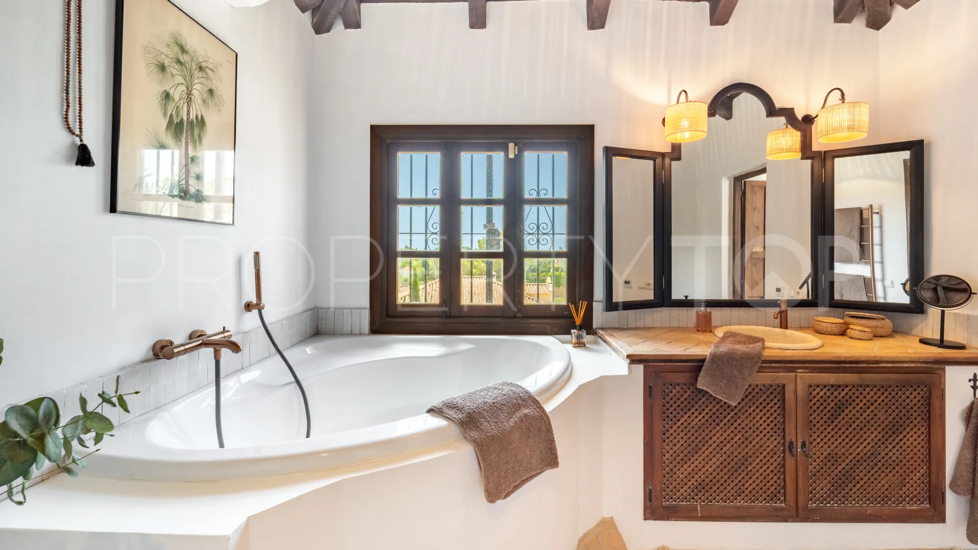 Villa pareada en venta en Marbella Hill Club con 3 dormitorios