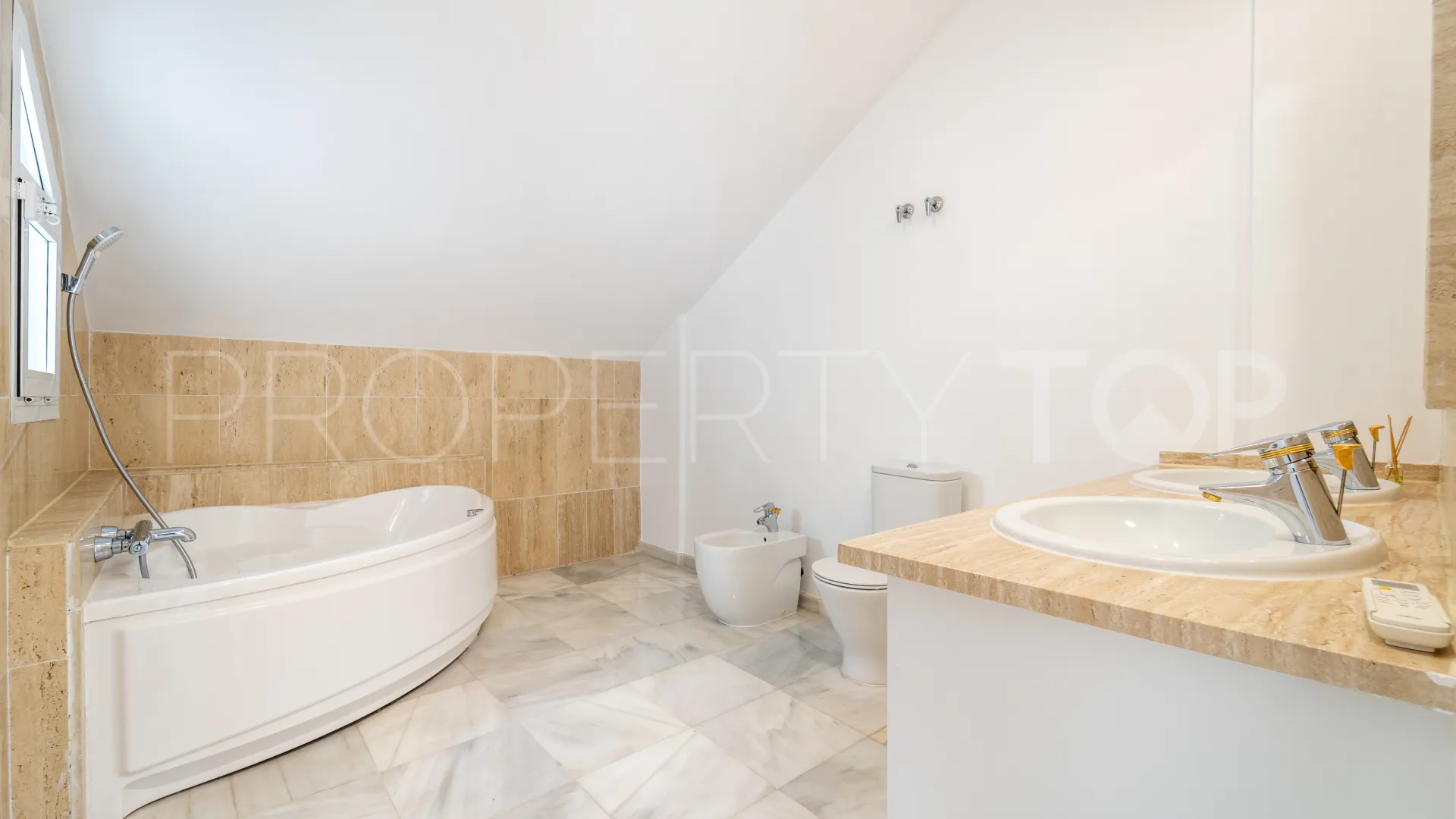 Arco Iris, adosado de 3 dormitorios en venta