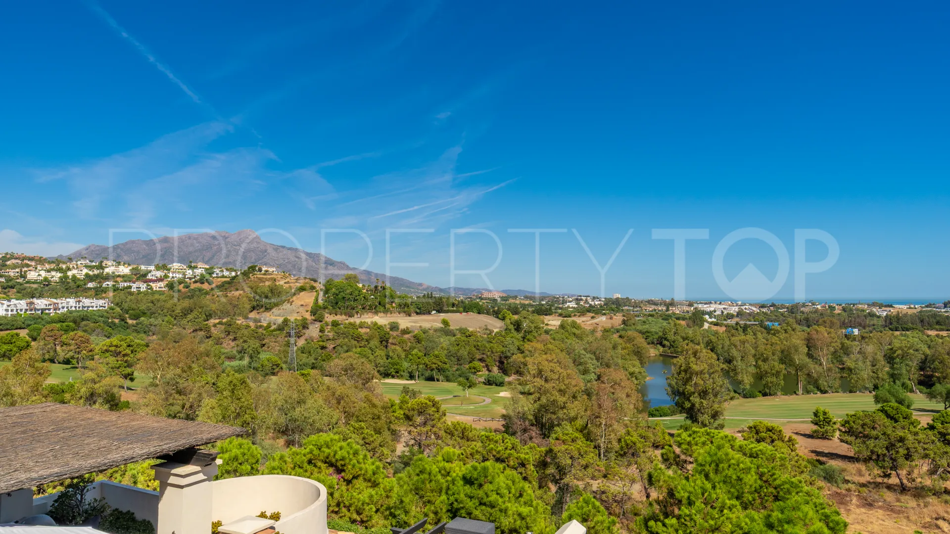 Comprar atico duplex en Los Capanes del Golf