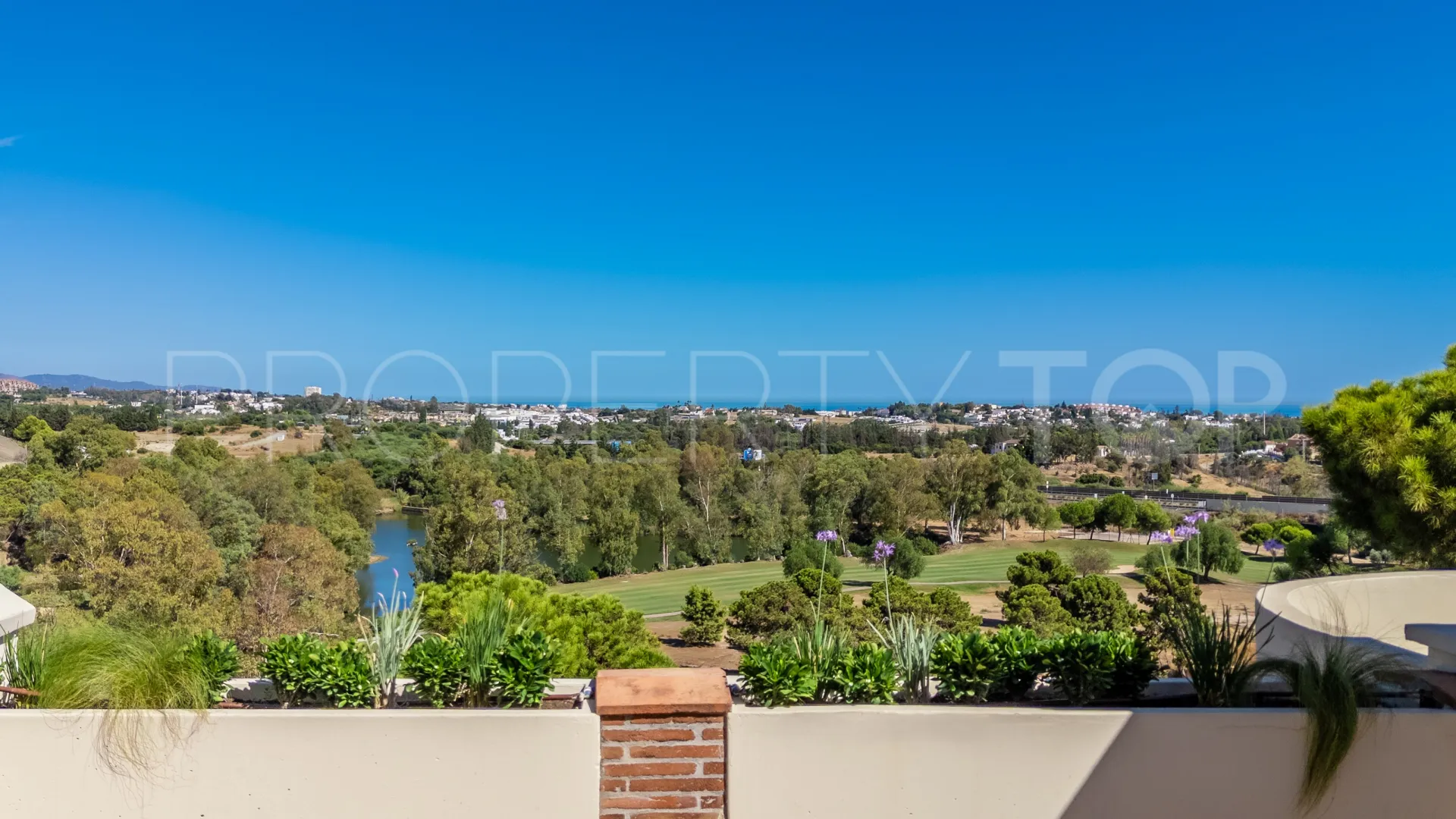 Comprar atico duplex en Los Capanes del Golf