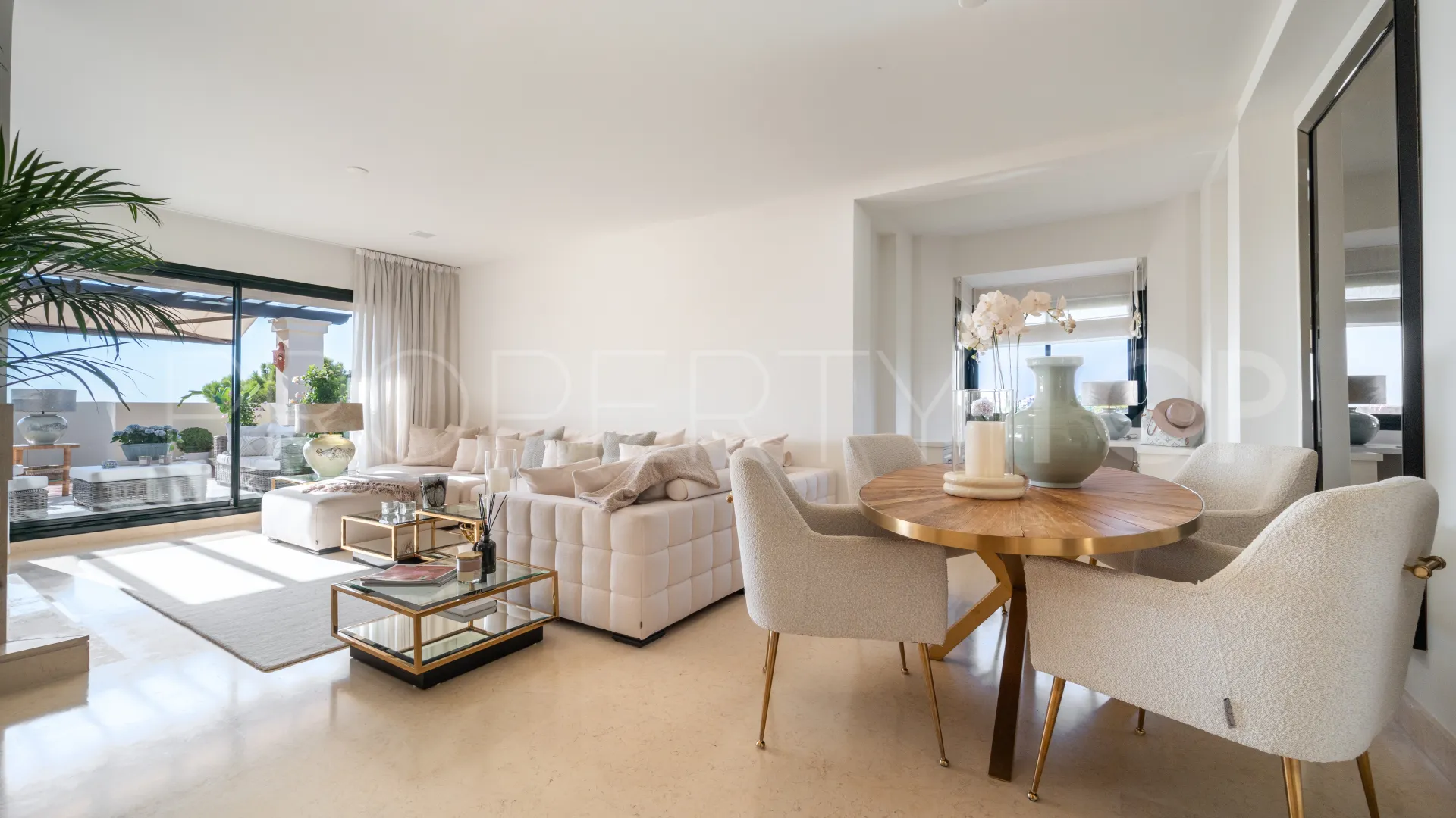 Comprar atico duplex en Los Capanes del Golf