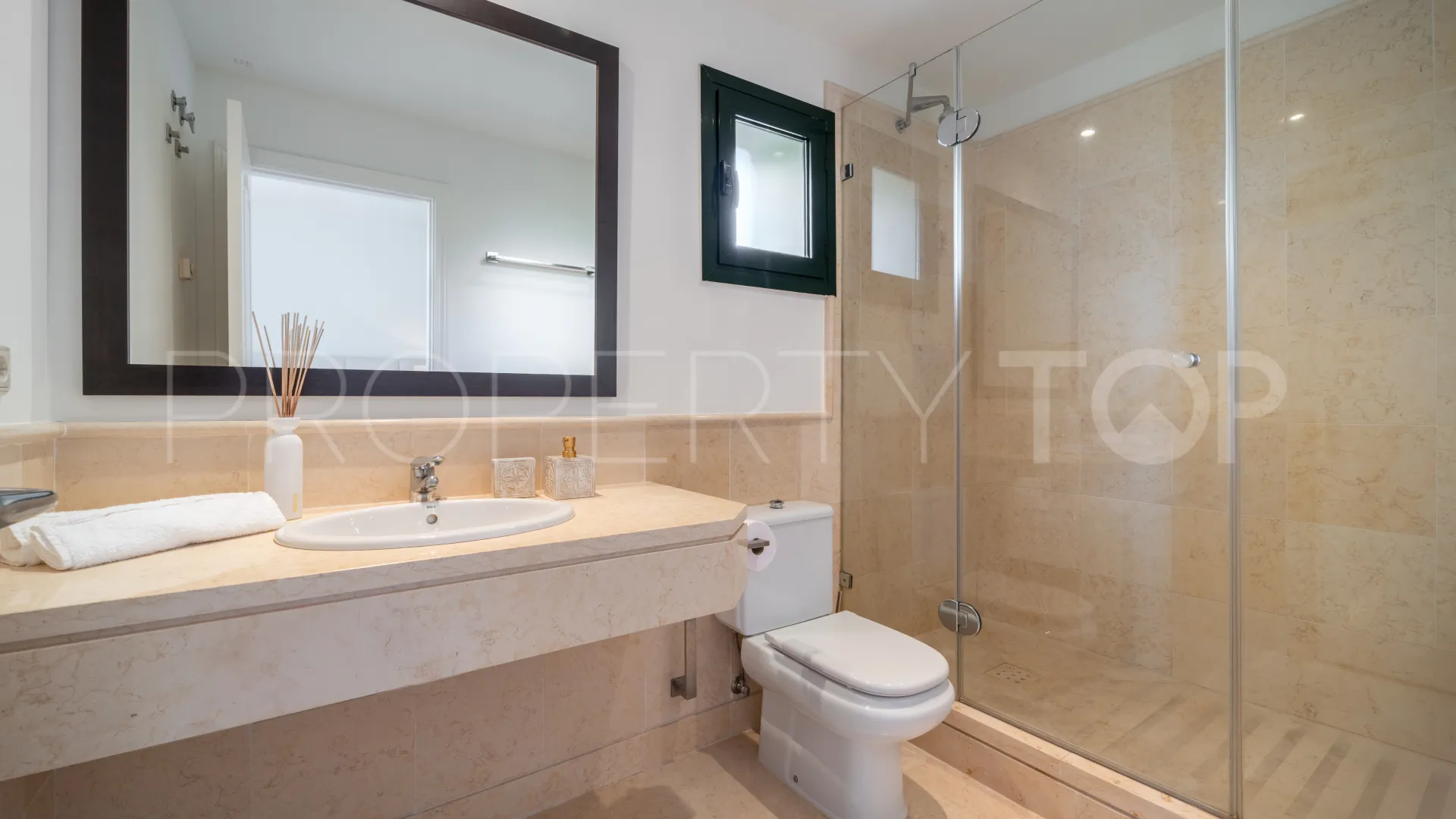 Comprar atico duplex en Los Capanes del Golf
