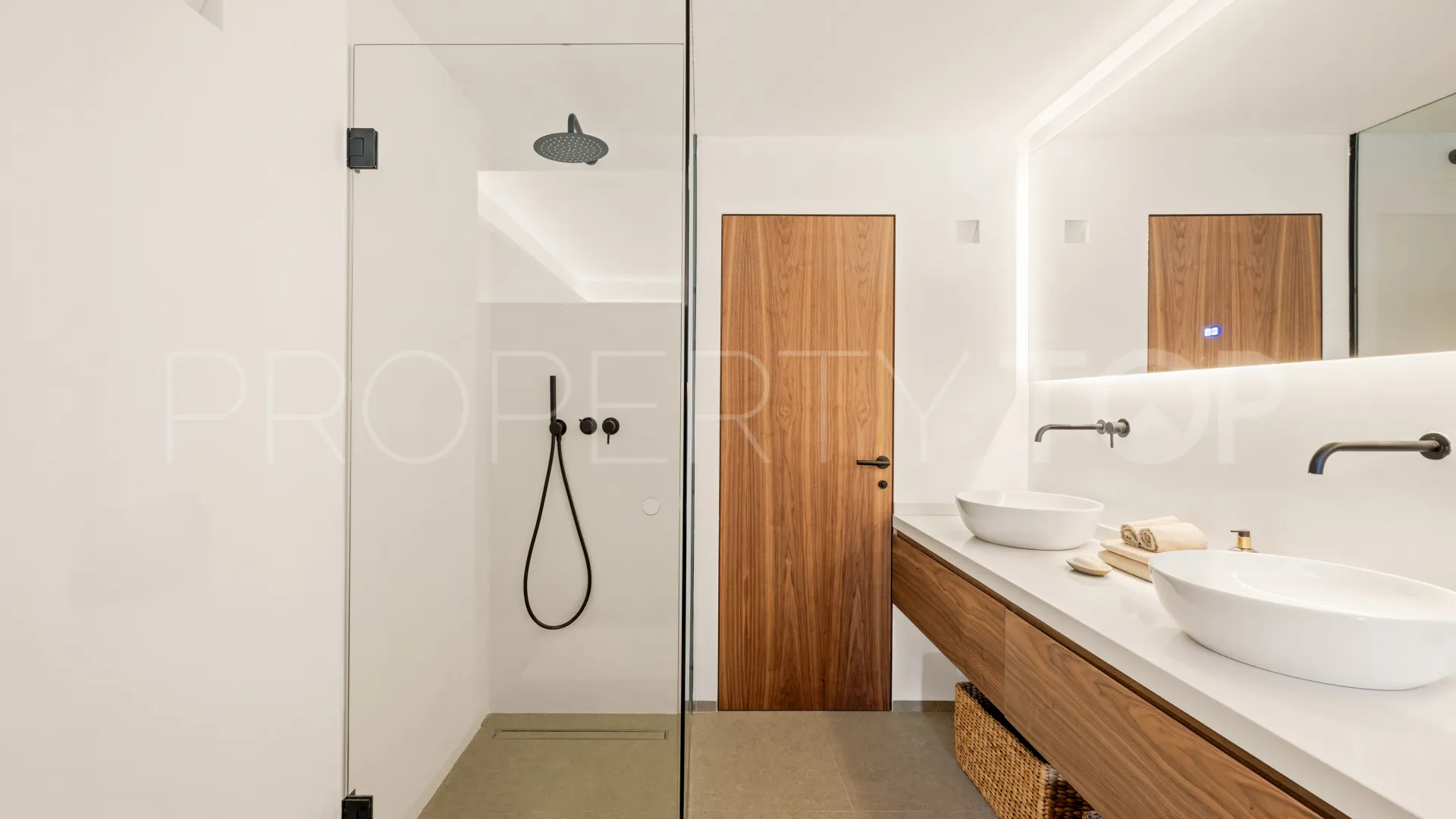 Buy Marina Puente Romano 3 bedrooms apartment