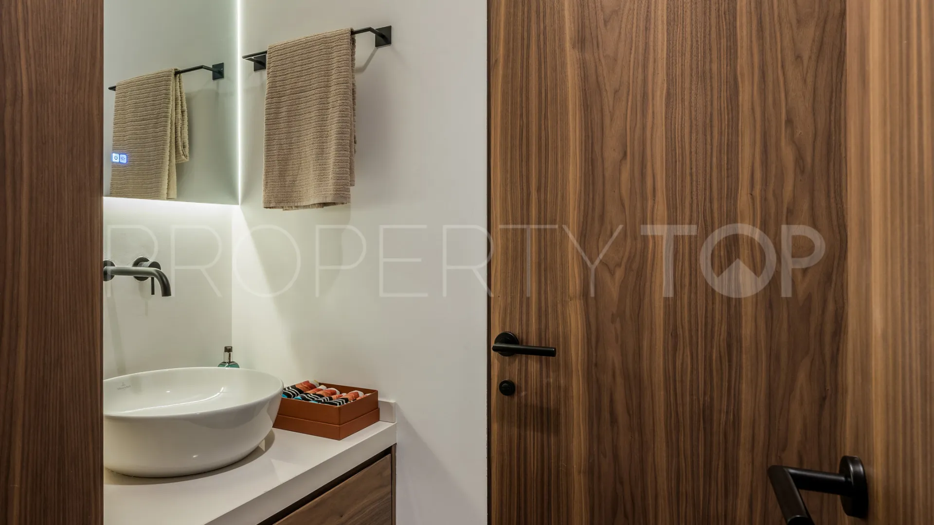 Buy Marina Puente Romano 3 bedrooms apartment