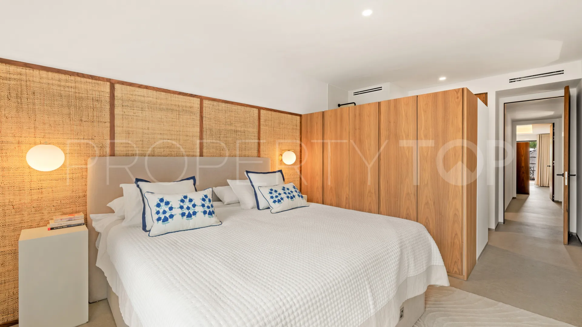 Buy Marina Puente Romano 3 bedrooms apartment