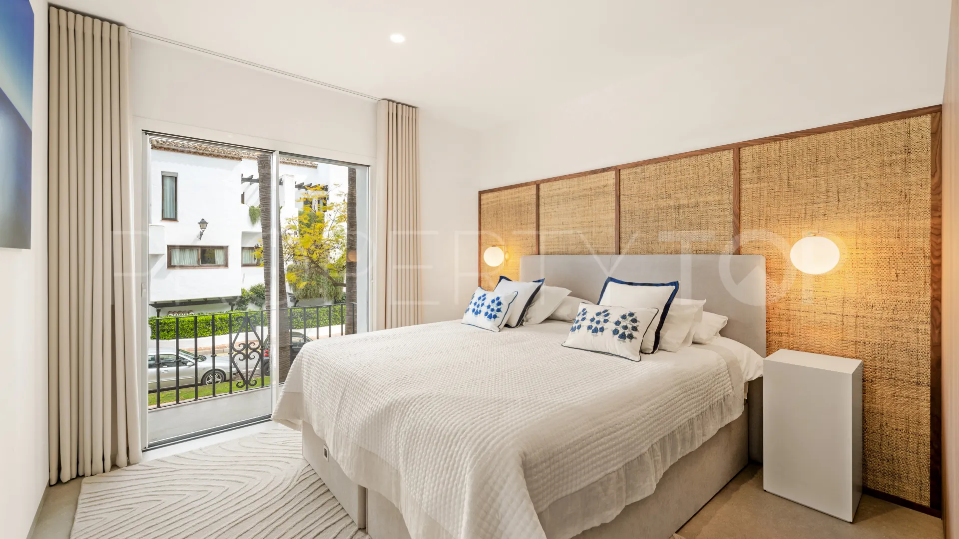 Buy Marina Puente Romano 3 bedrooms apartment