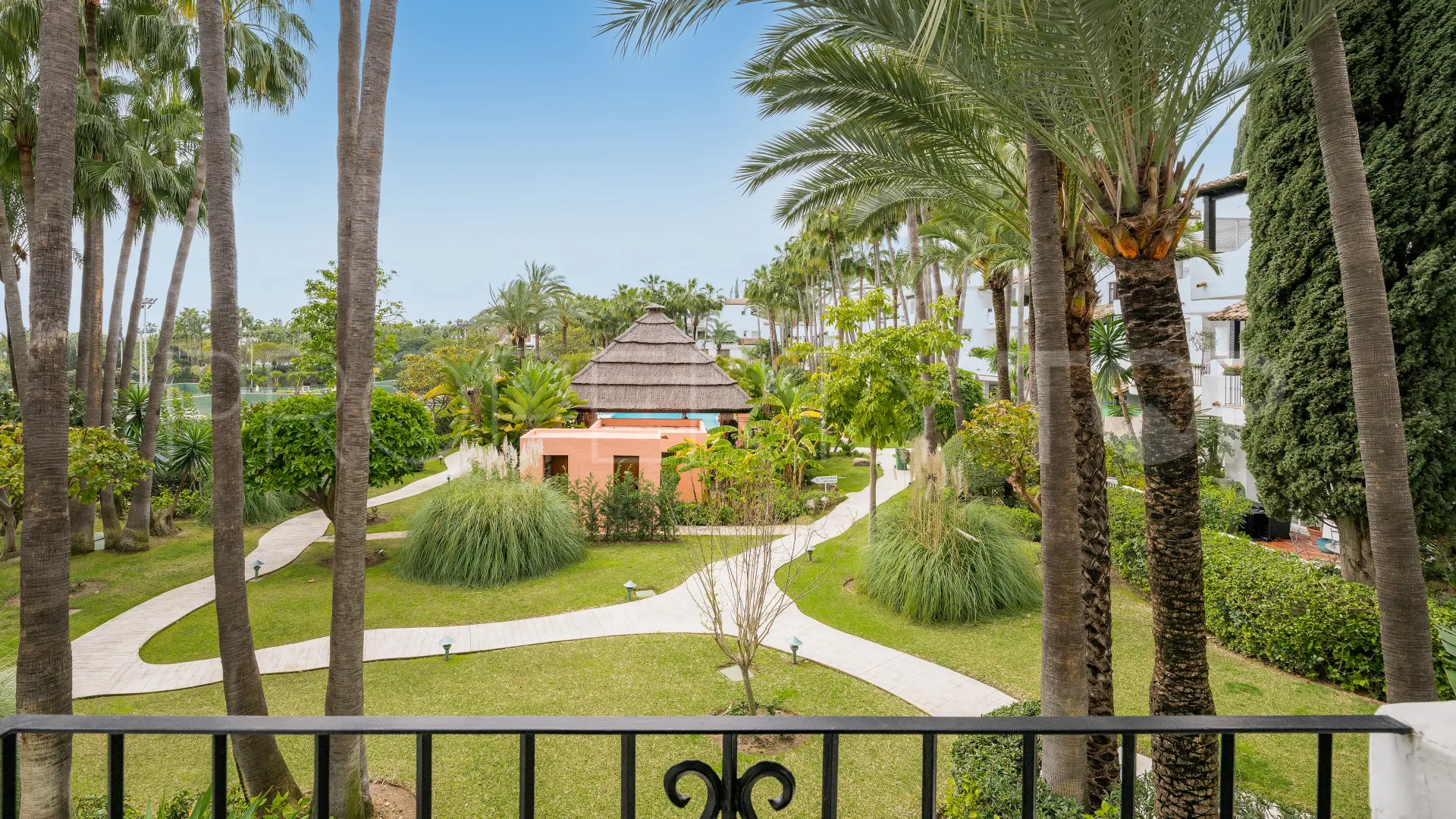 Buy Marina Puente Romano 3 bedrooms apartment