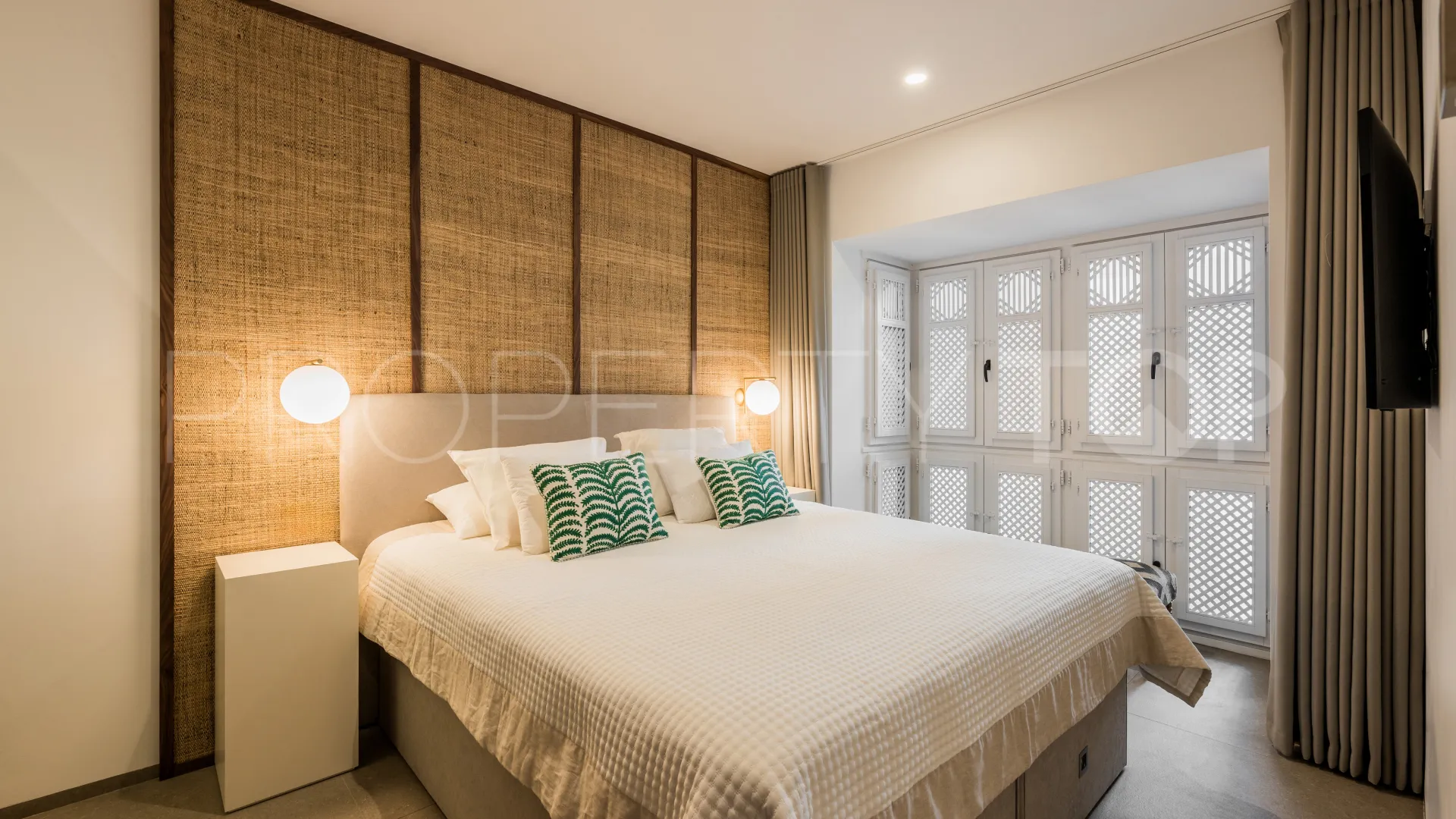 Buy Marina Puente Romano 3 bedrooms apartment