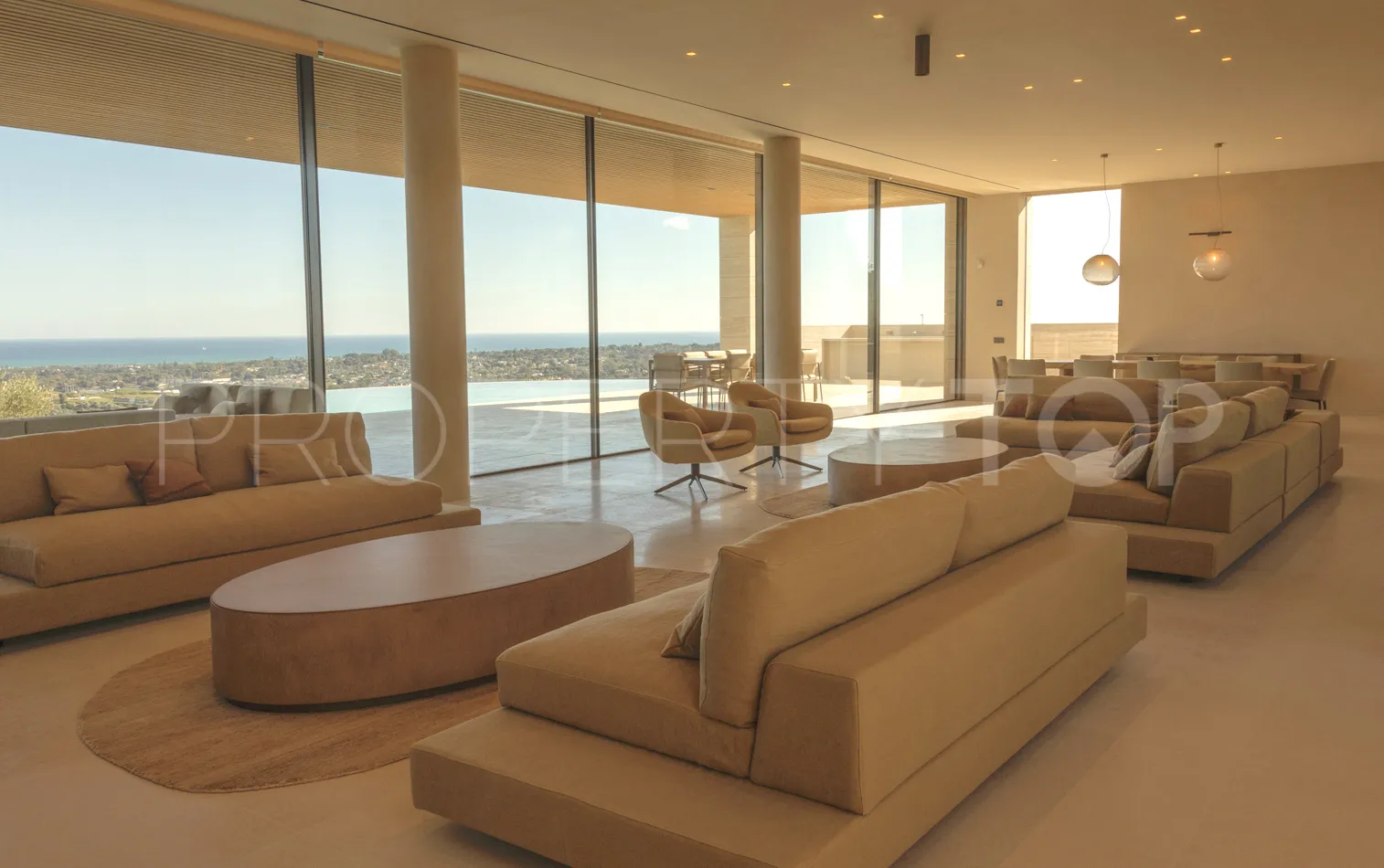 Se vende villa con 8 dormitorios en La Reserva