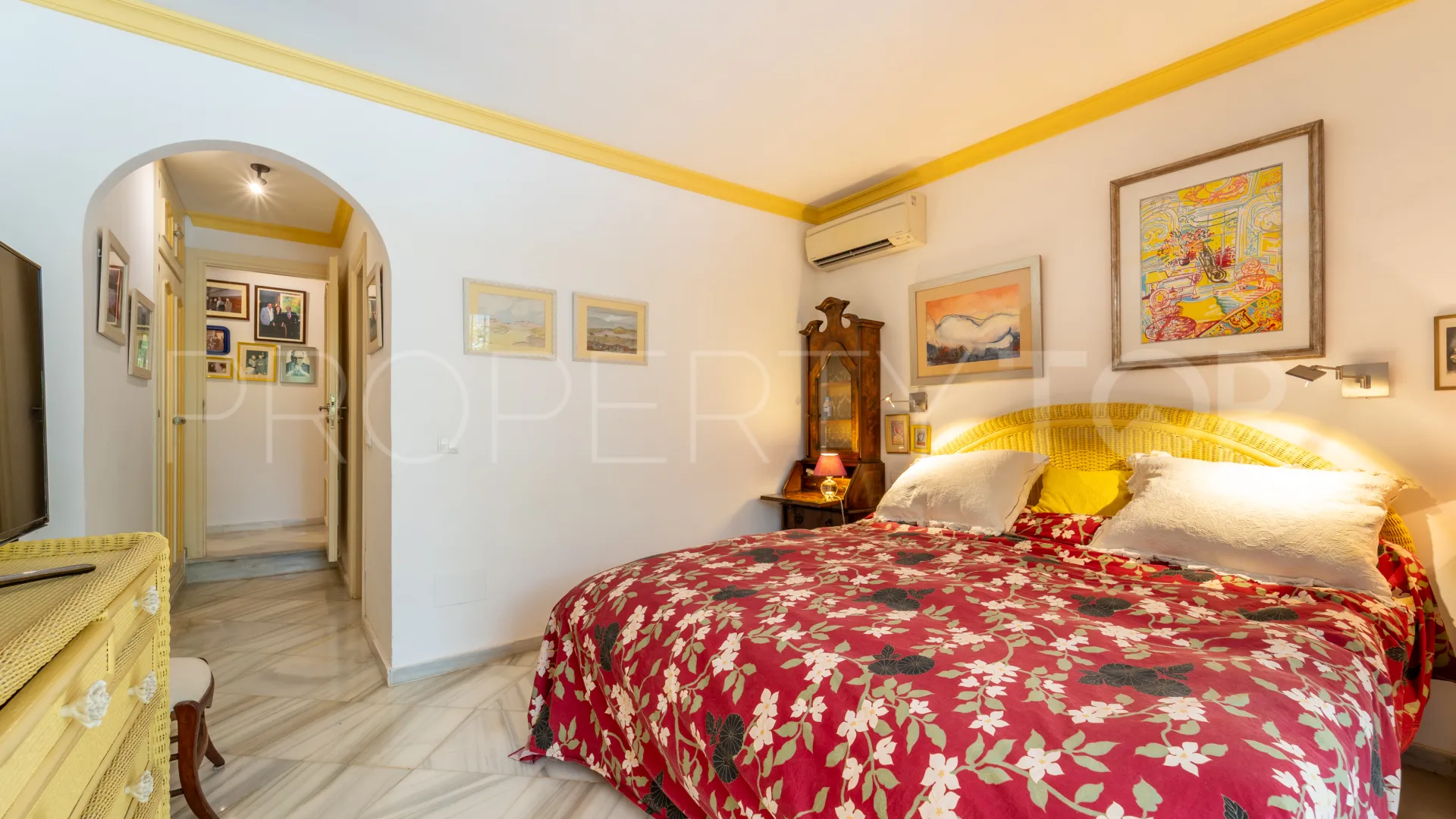 Semi detached villa with 4 bedrooms for sale in Marbella Hill Club