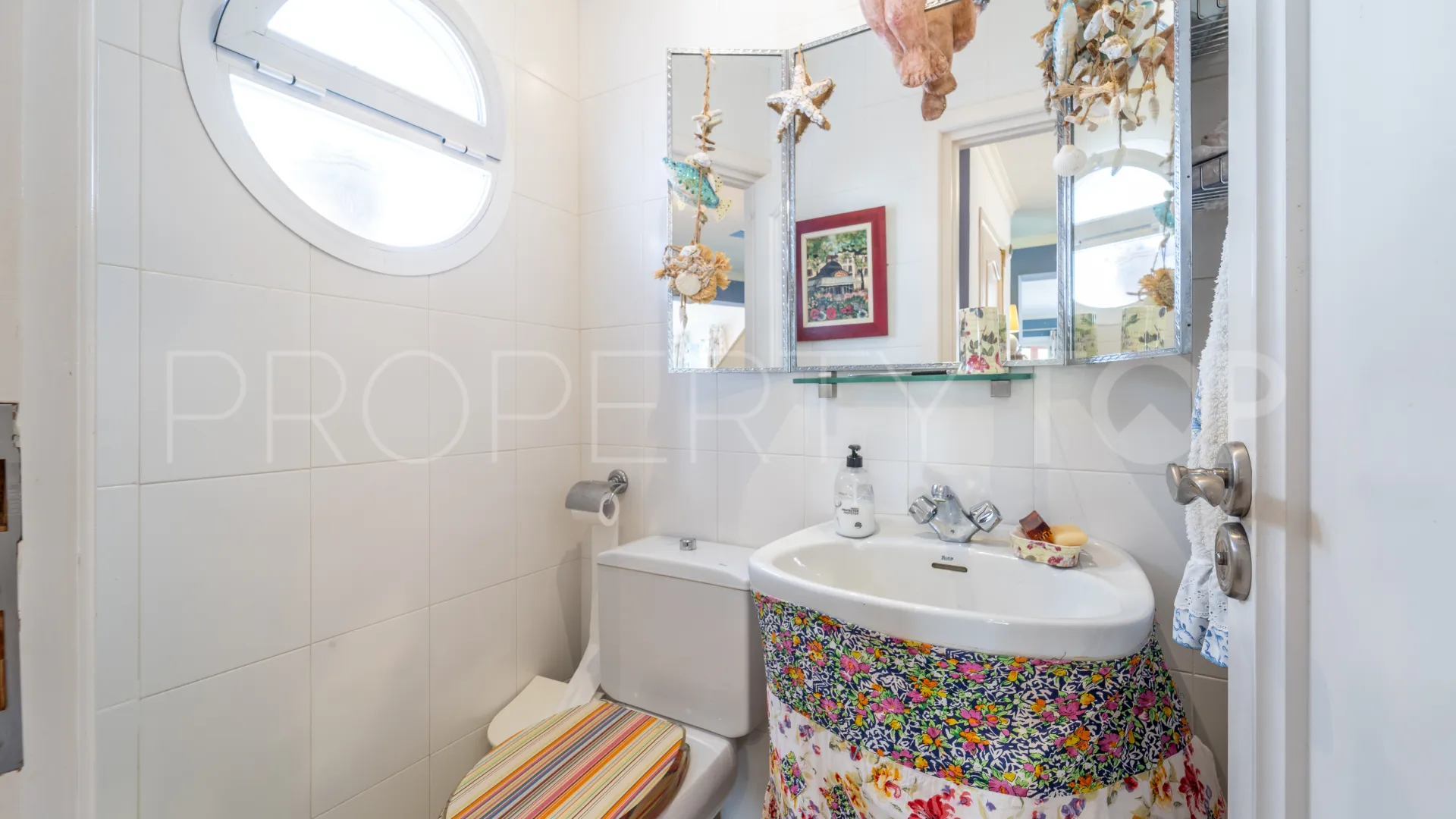 Semi detached villa with 4 bedrooms for sale in Marbella Hill Club