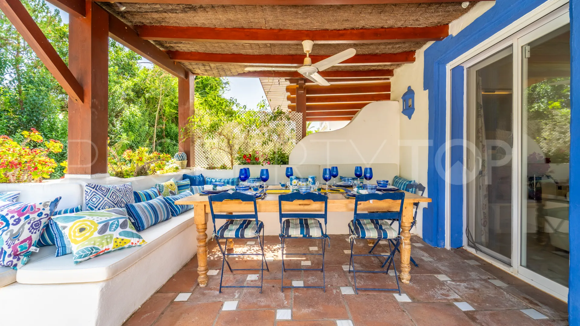 Semi detached villa with 4 bedrooms for sale in Marbella Hill Club