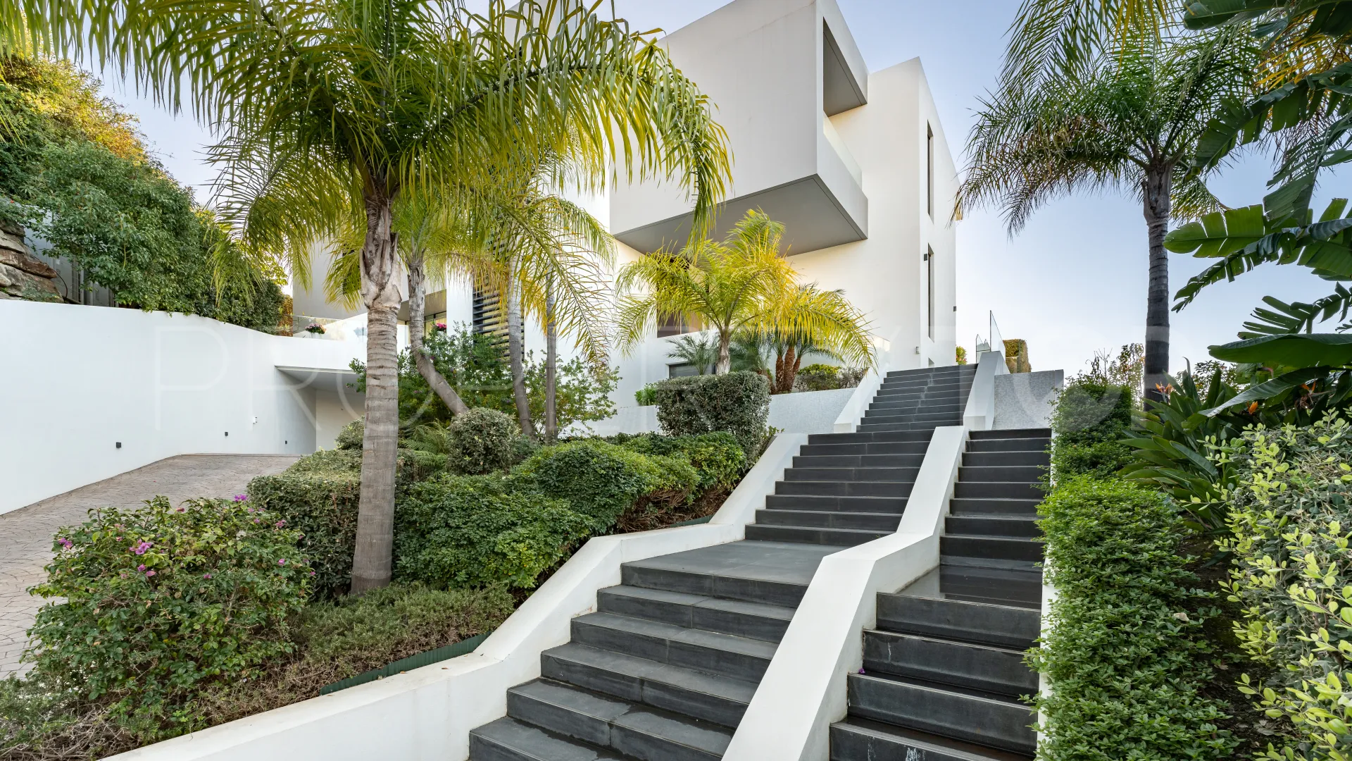Villa in Los Arqueros for sale