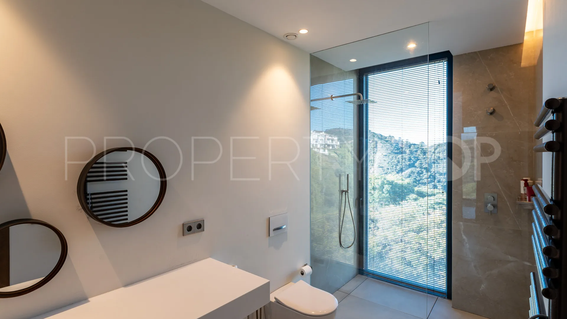 Villa in Los Arqueros for sale