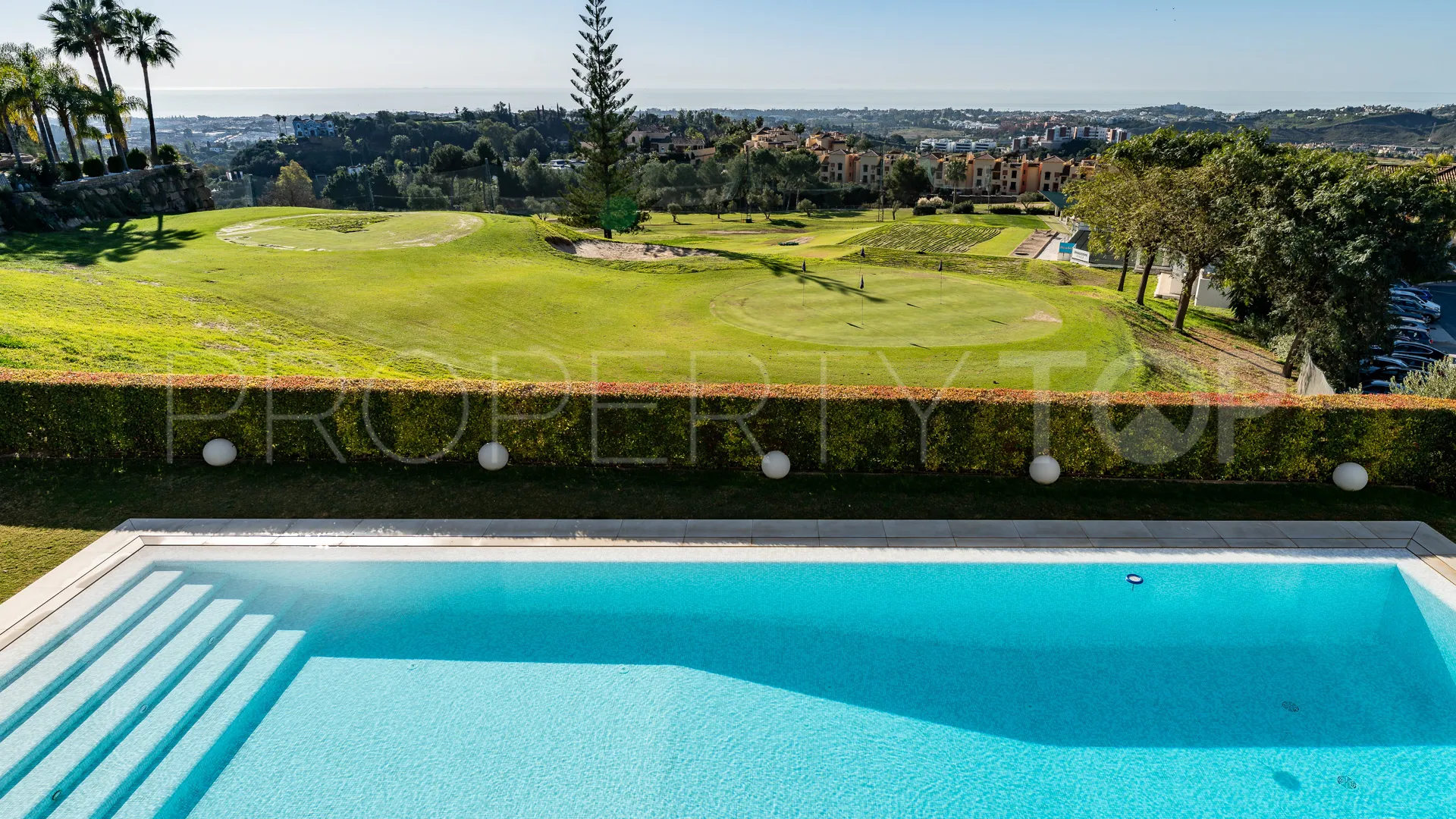 Villa in Los Arqueros for sale