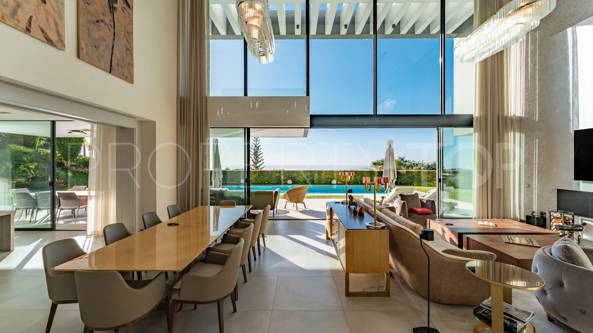 Villa in Los Arqueros for sale