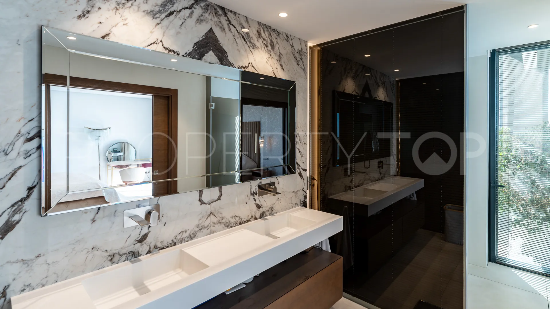 Villa in Los Arqueros for sale