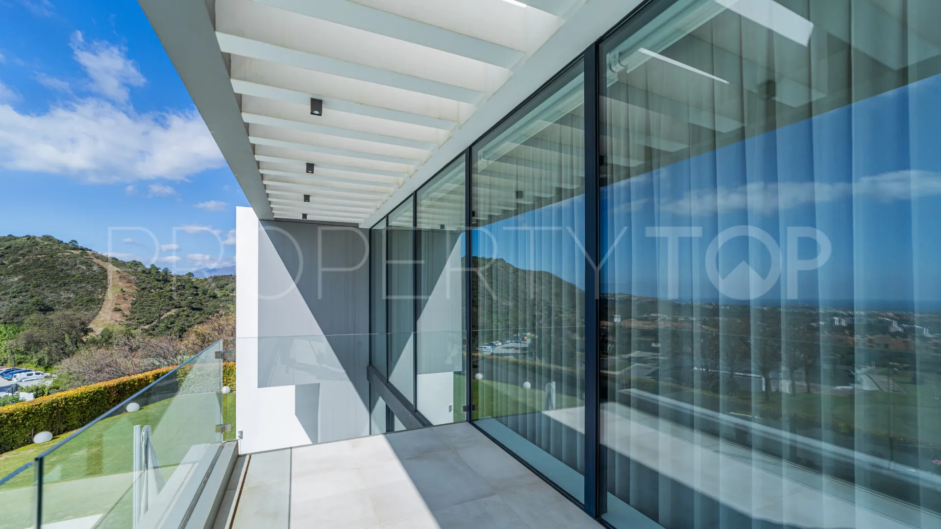 Villa in Los Arqueros for sale