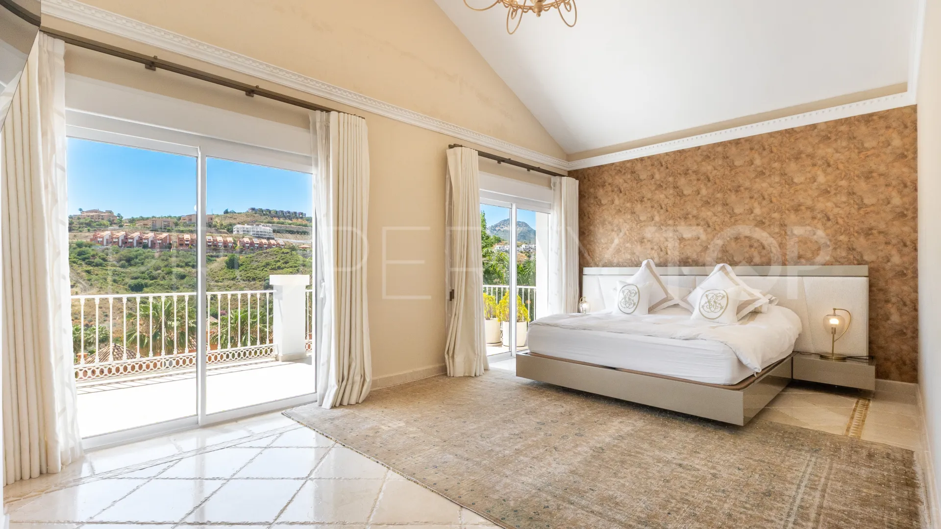 Villa en venta en La Alqueria de 5 dormitorios