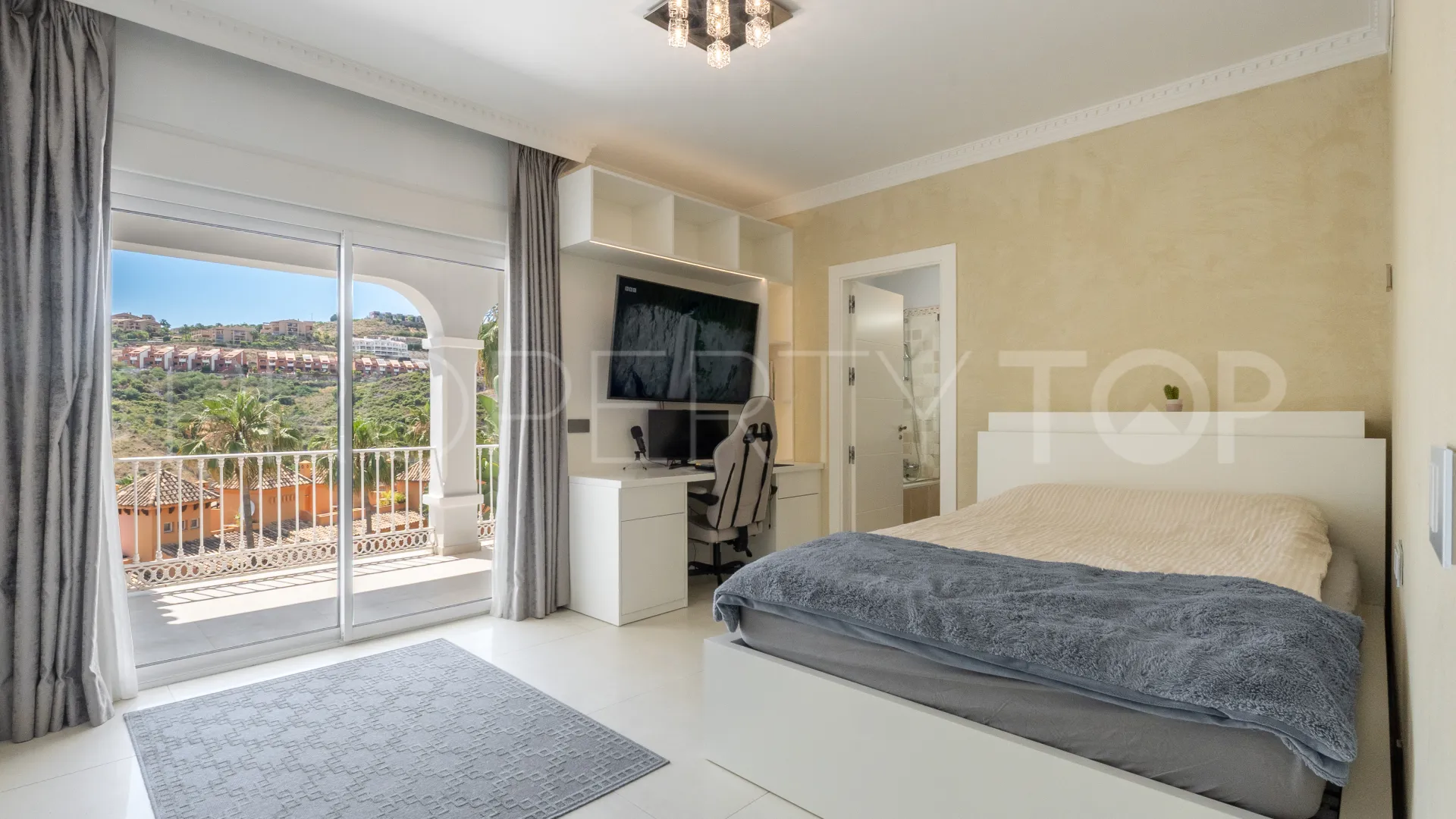 Villa en venta en La Alqueria de 5 dormitorios