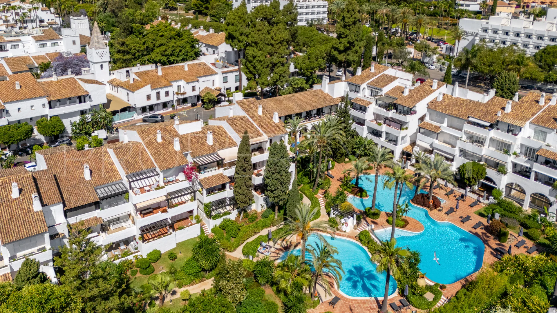 Ground floor apartment with 2 bedrooms for sale in Puente Romano II