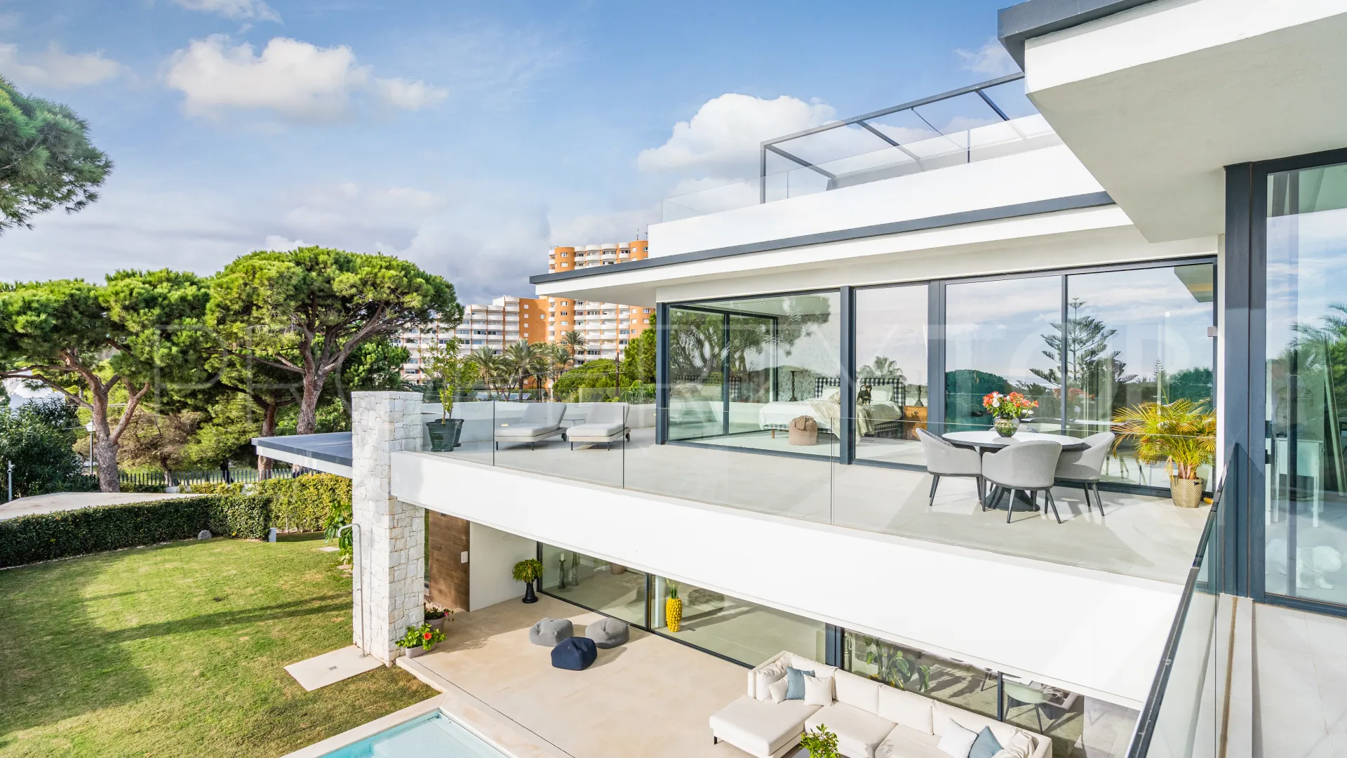 Villa de 6 dormitorios a la venta en Marbesa