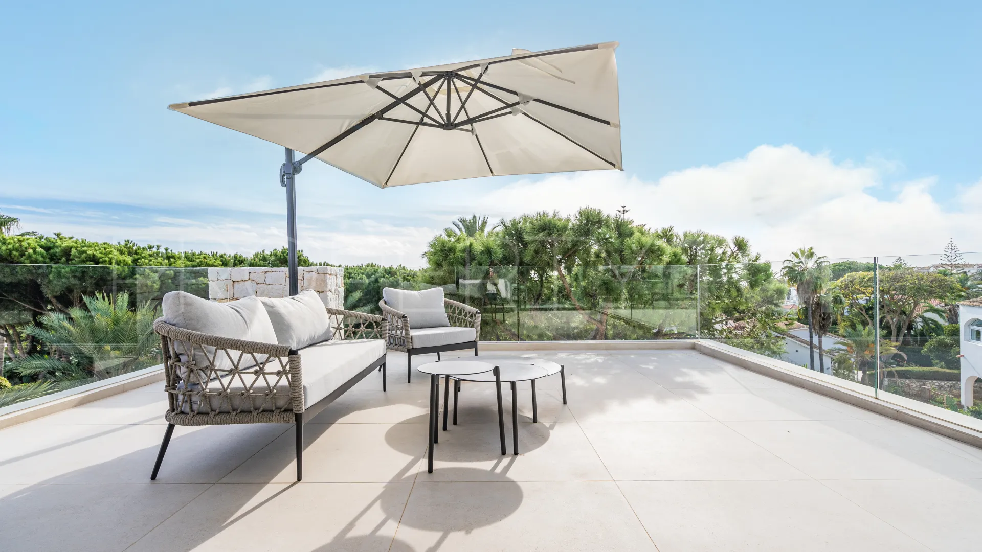 Villa de 6 dormitorios a la venta en Marbesa