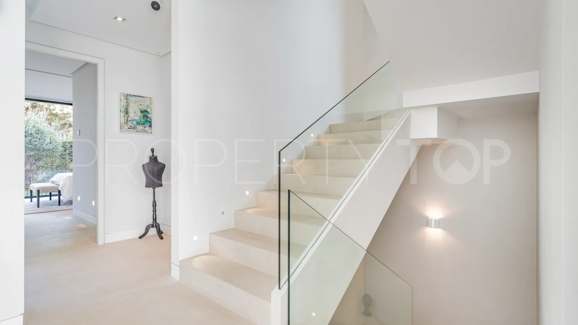 Villa de 6 dormitorios a la venta en Marbesa