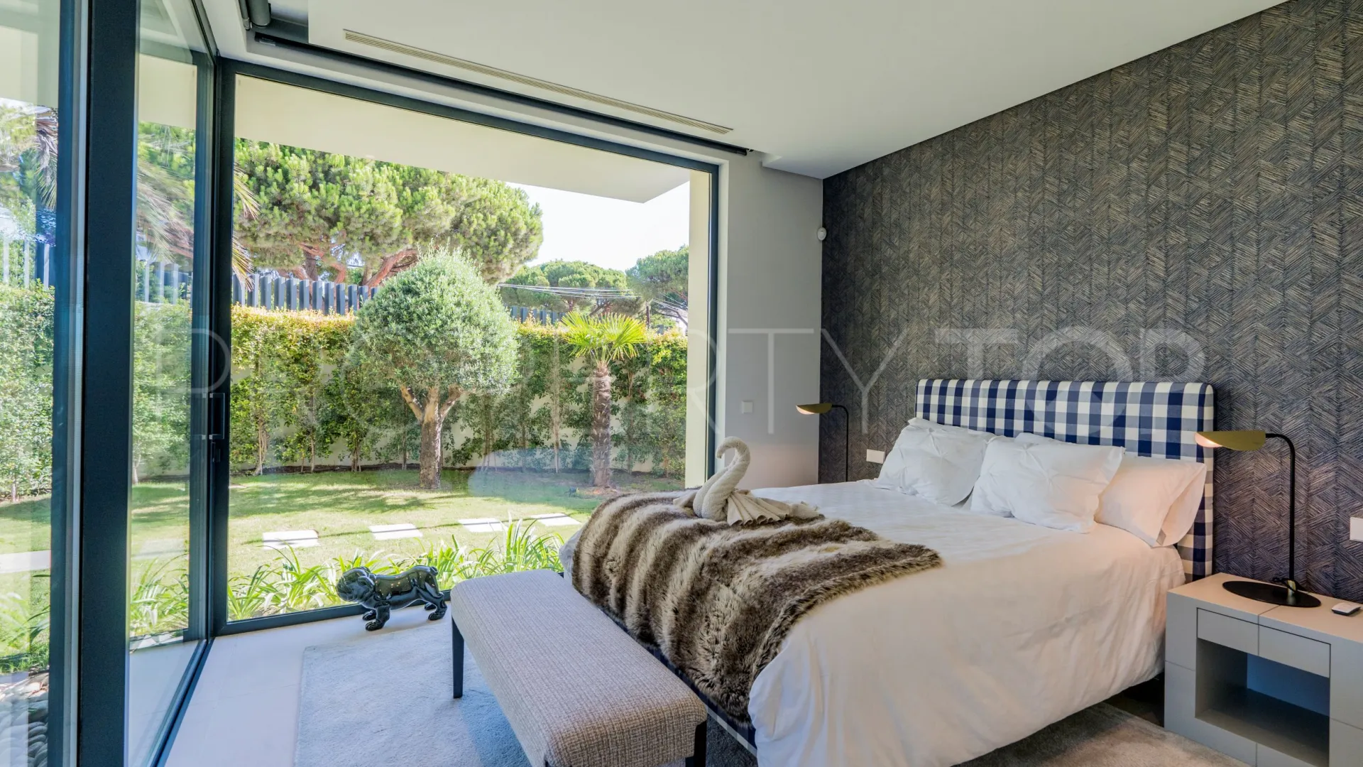 Villa de 6 dormitorios a la venta en Marbesa