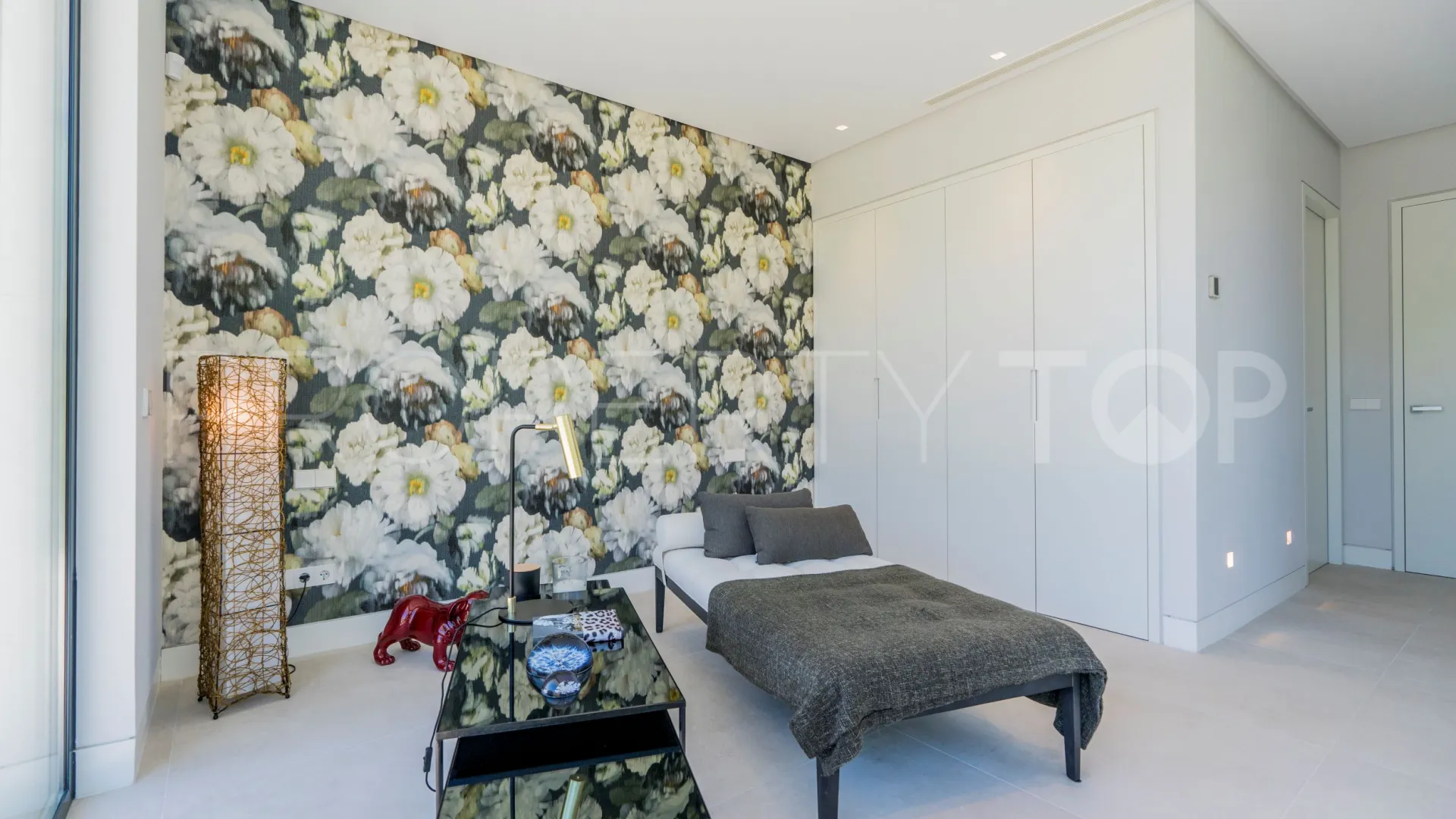 Villa de 6 dormitorios a la venta en Marbesa