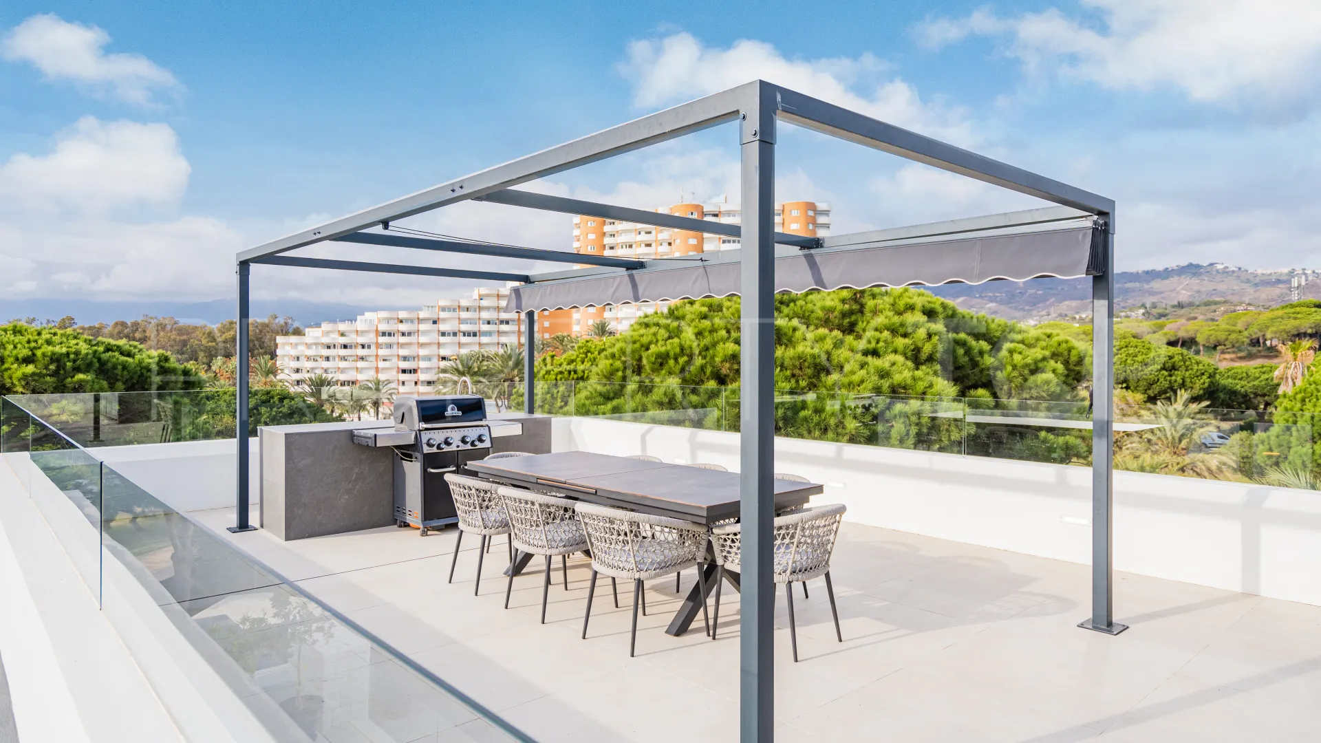 Villa de 6 dormitorios a la venta en Marbesa
