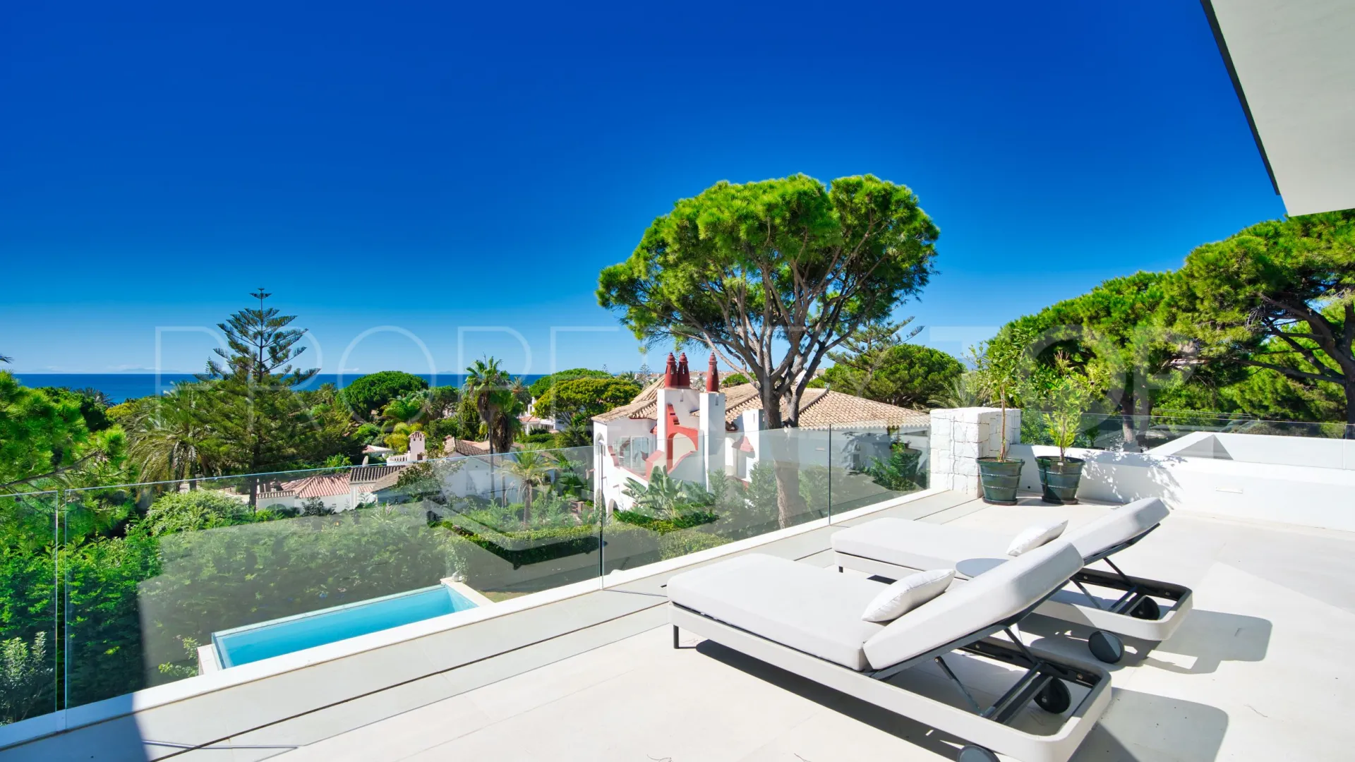 Villa de 6 dormitorios a la venta en Marbesa
