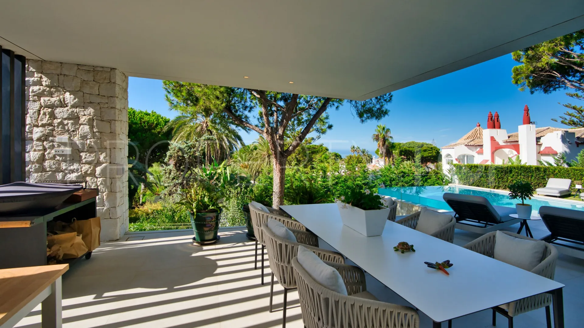 Villa de 6 dormitorios a la venta en Marbesa