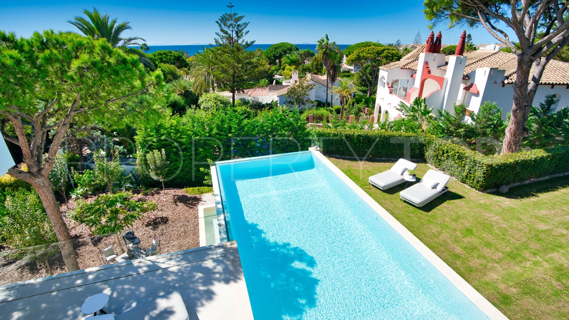 Villa de 6 dormitorios a la venta en Marbesa