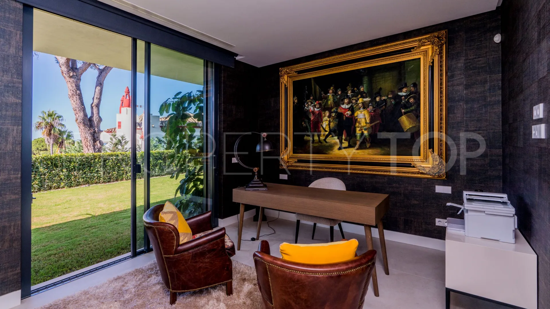 Villa de 6 dormitorios a la venta en Marbesa
