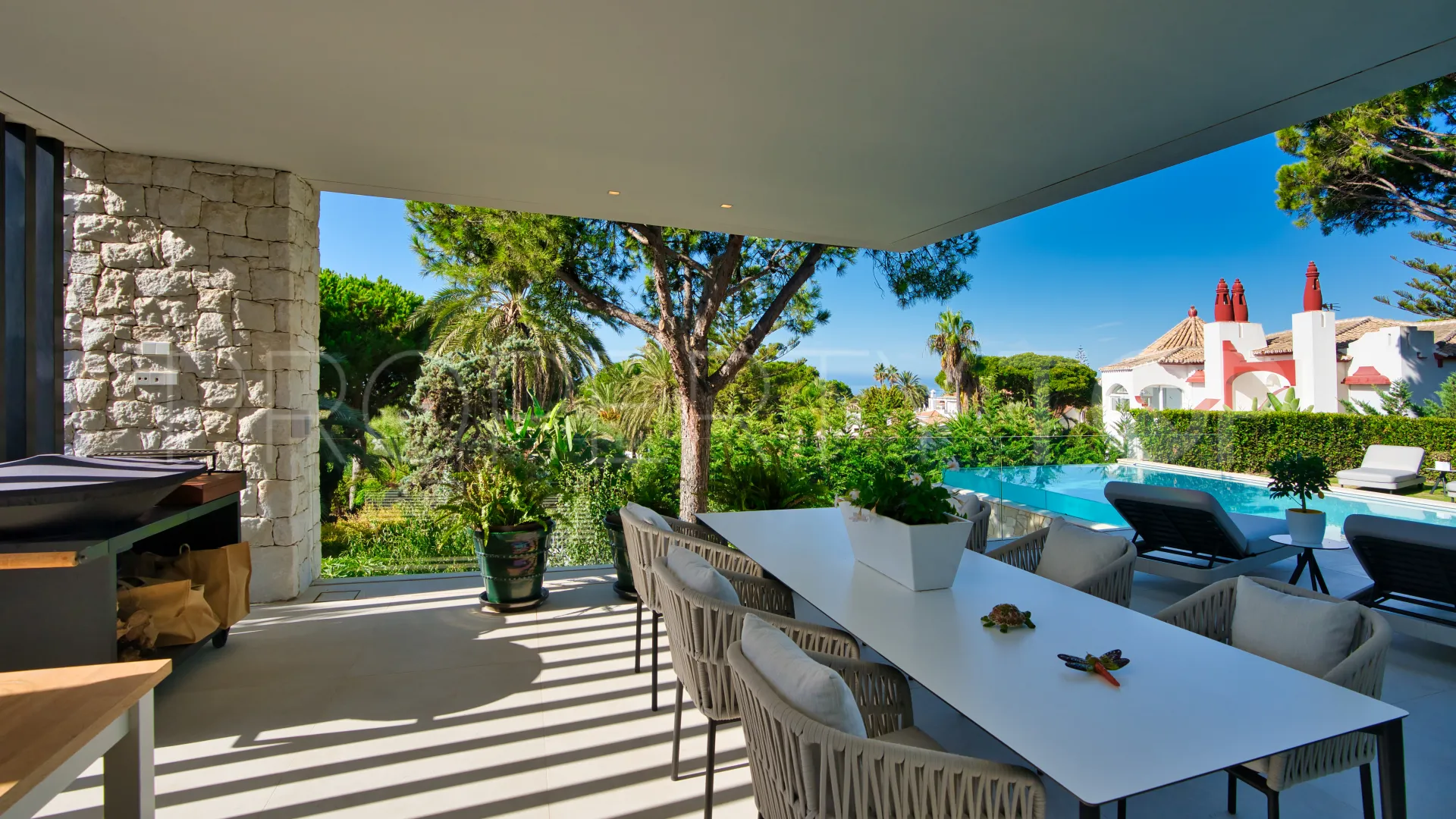 Villa de 6 dormitorios a la venta en Marbesa