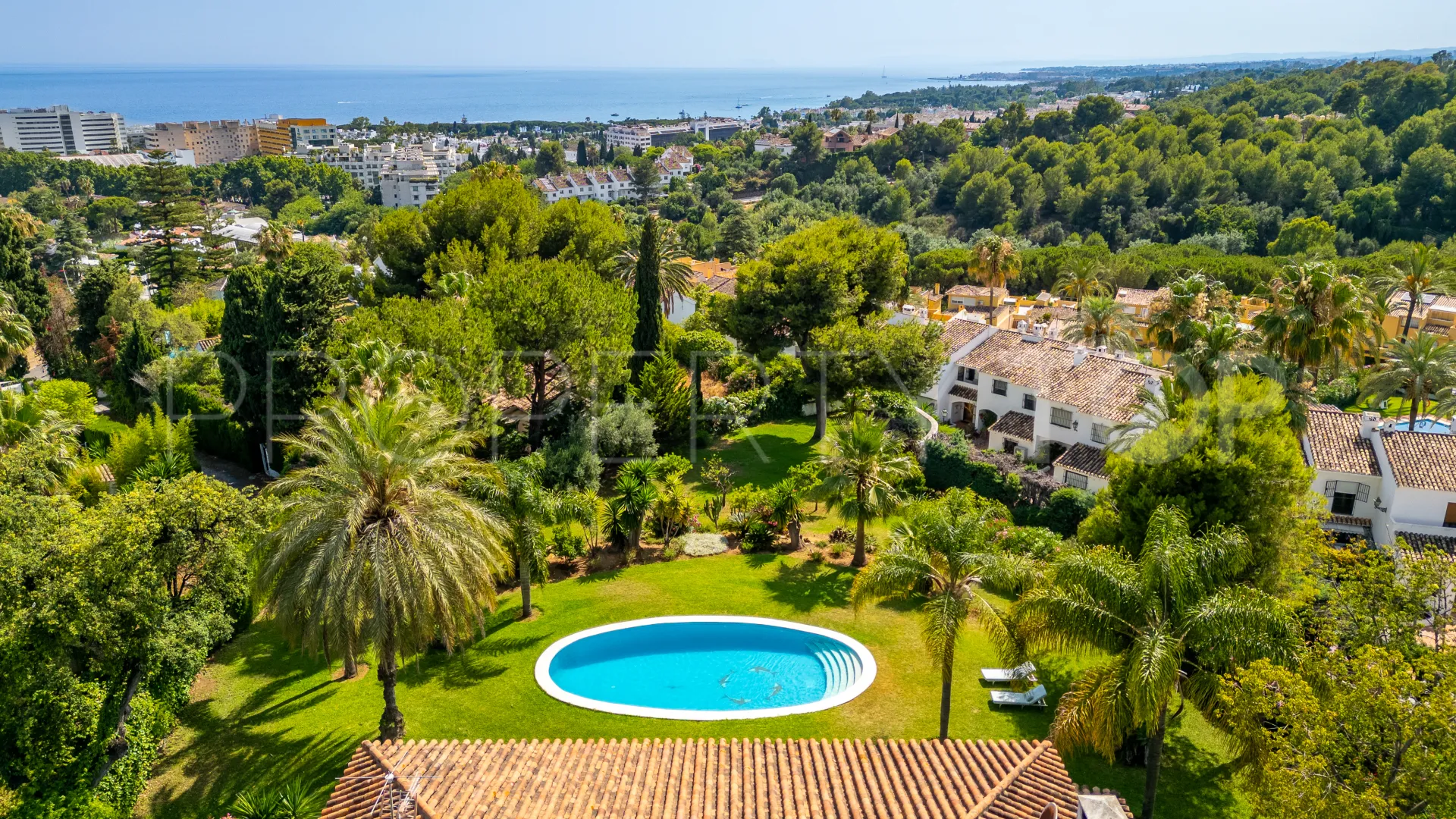 Marbella Golden Mile 4 bedrooms villa for sale
