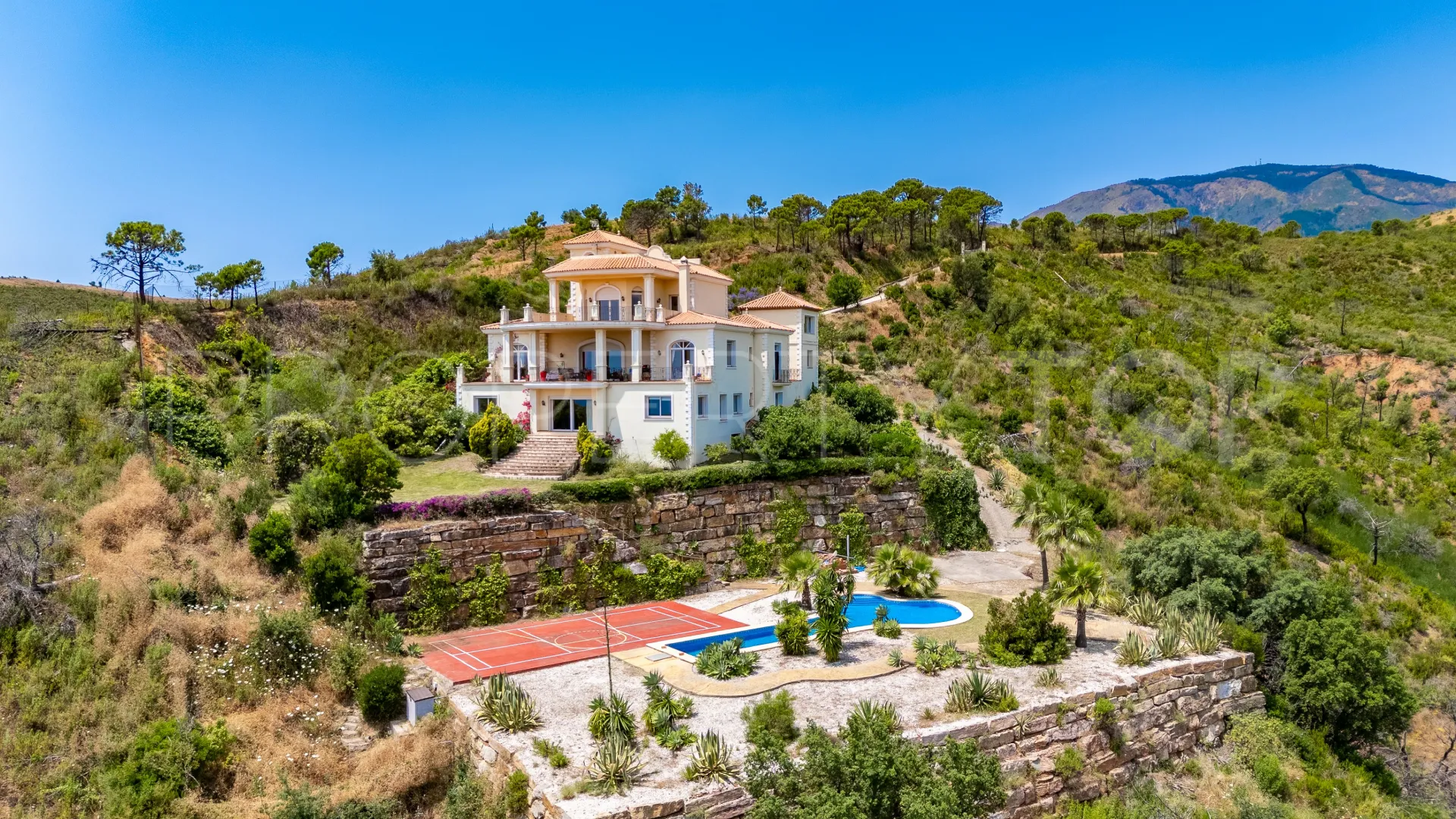 For sale Altos de Estepona villa