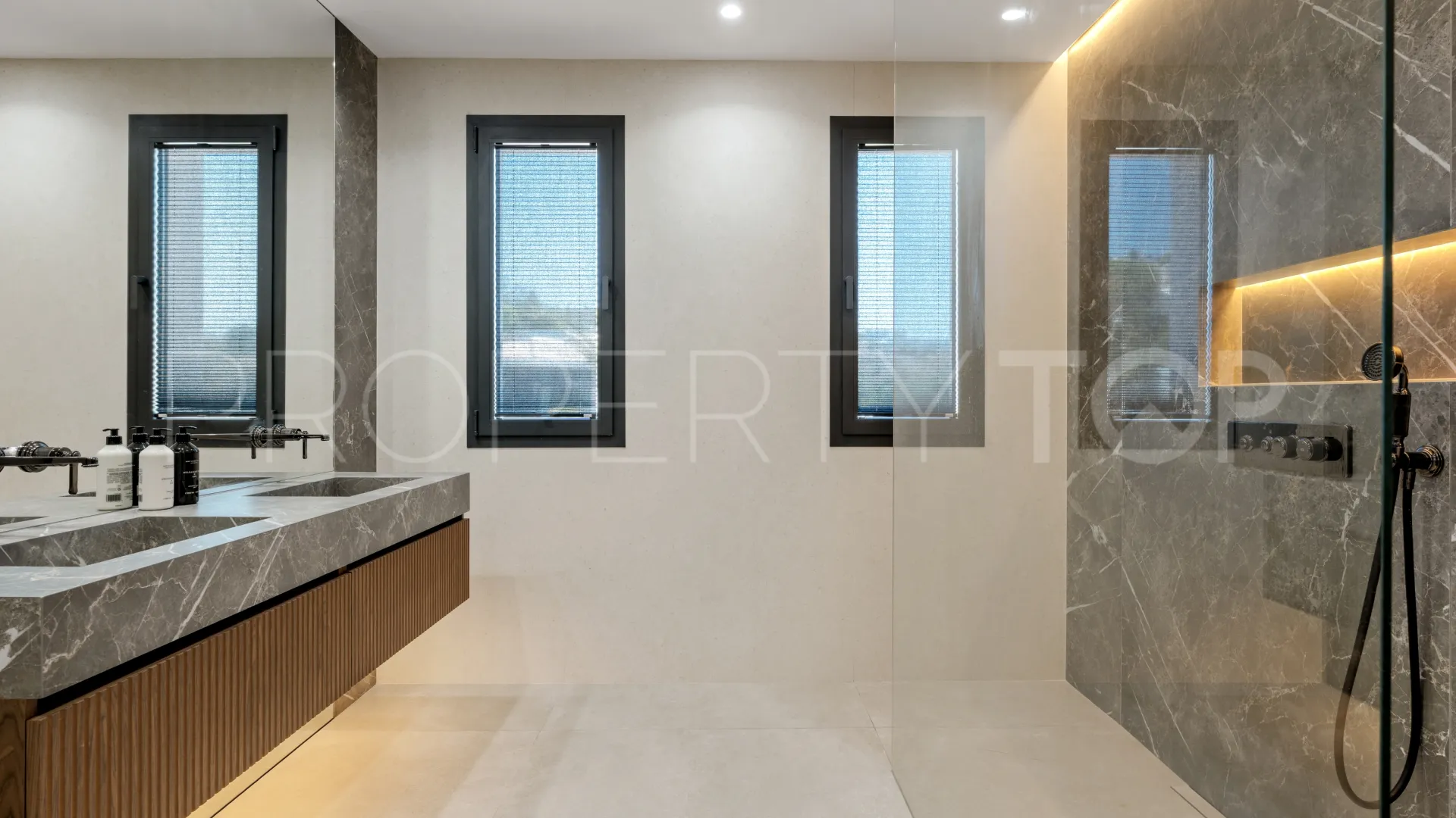 Villa for sale in Los Flamingos