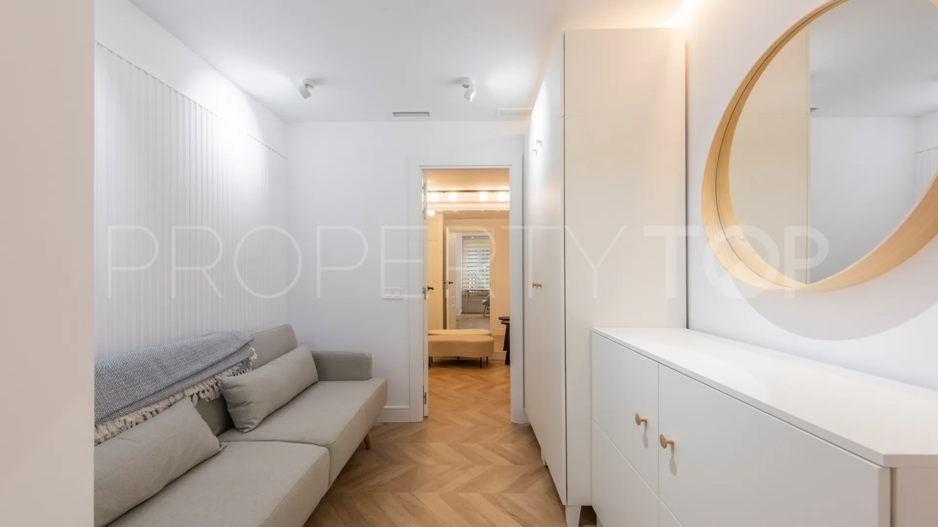 For sale ground floor apartment with 3 bedrooms in Bahía del Velerín