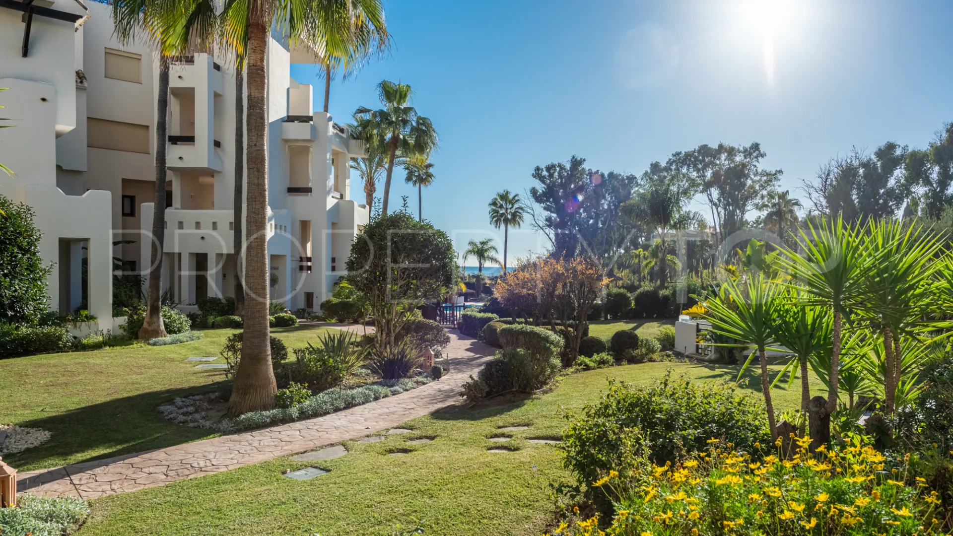 For sale ground floor apartment with 3 bedrooms in Bahía del Velerín