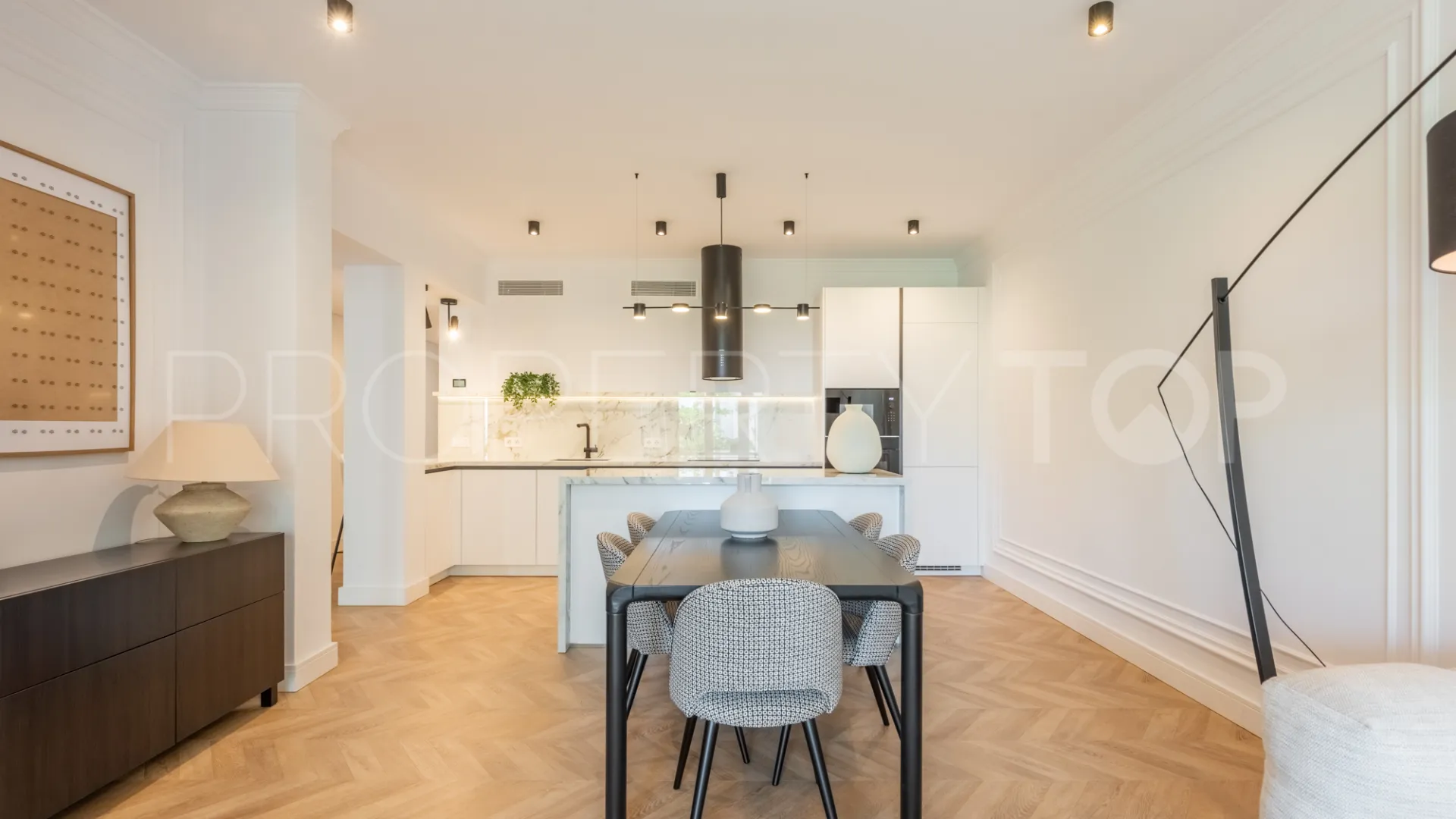 For sale ground floor apartment with 3 bedrooms in Bahía del Velerín