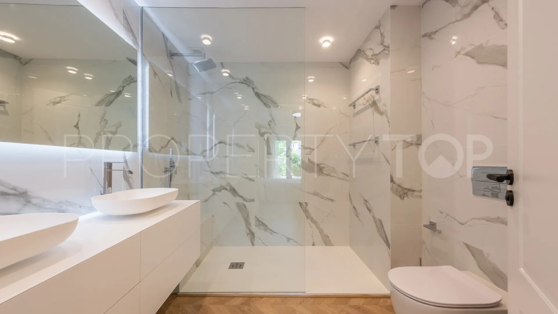 For sale ground floor apartment with 3 bedrooms in Bahía del Velerín