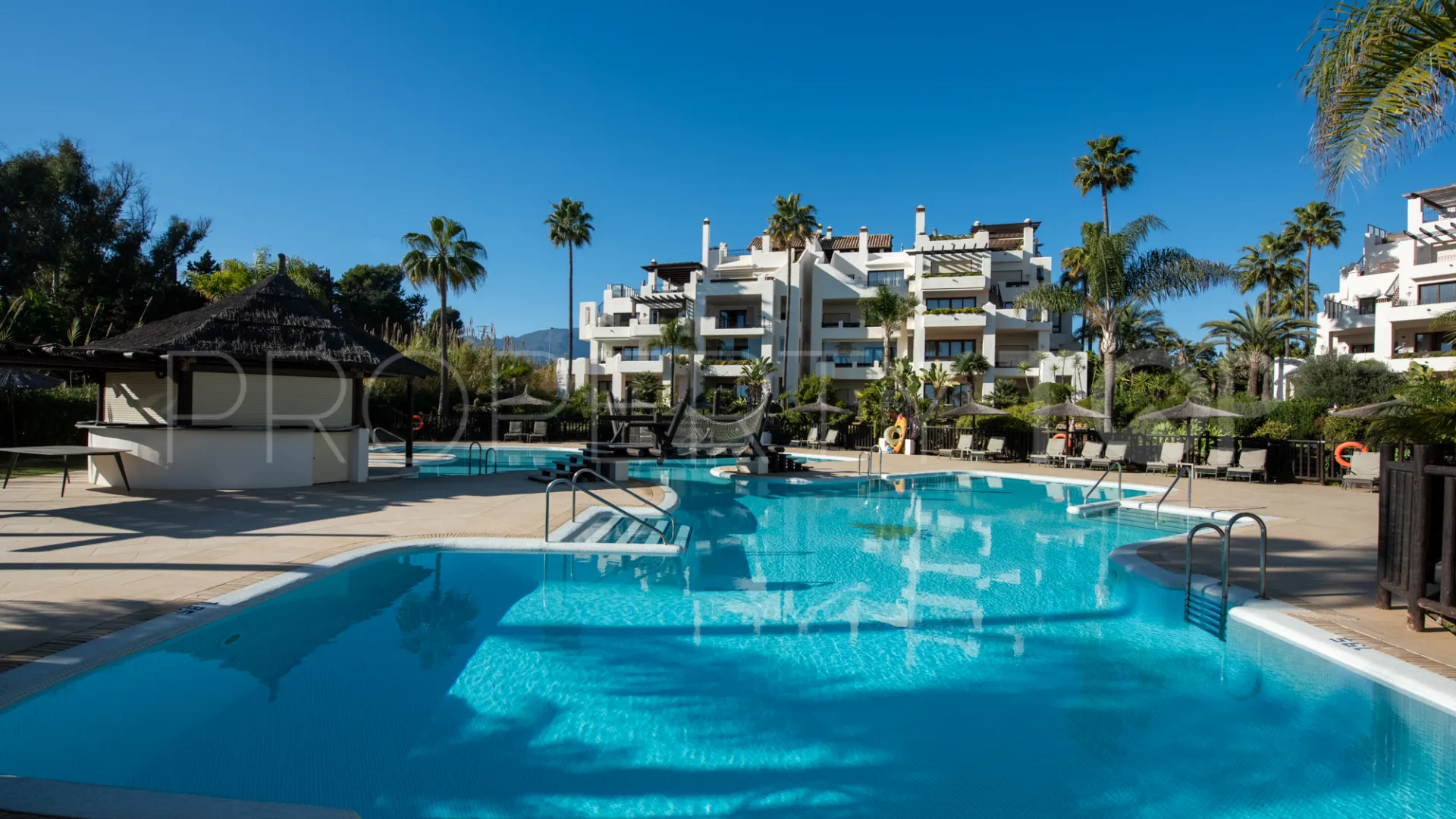 For sale ground floor apartment with 3 bedrooms in Bahía del Velerín