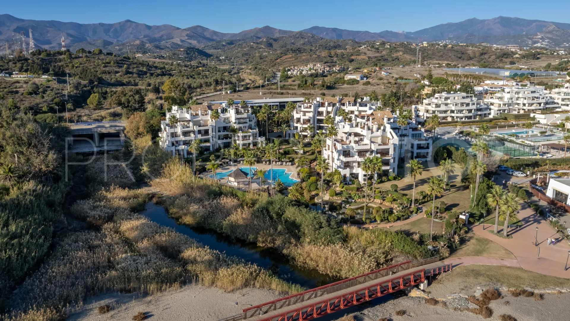 For sale ground floor apartment with 3 bedrooms in Bahía del Velerín