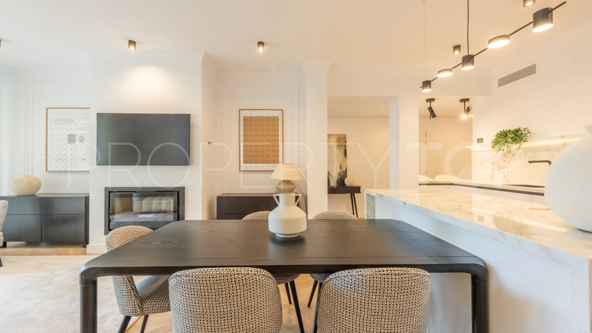 For sale ground floor apartment with 3 bedrooms in Bahía del Velerín