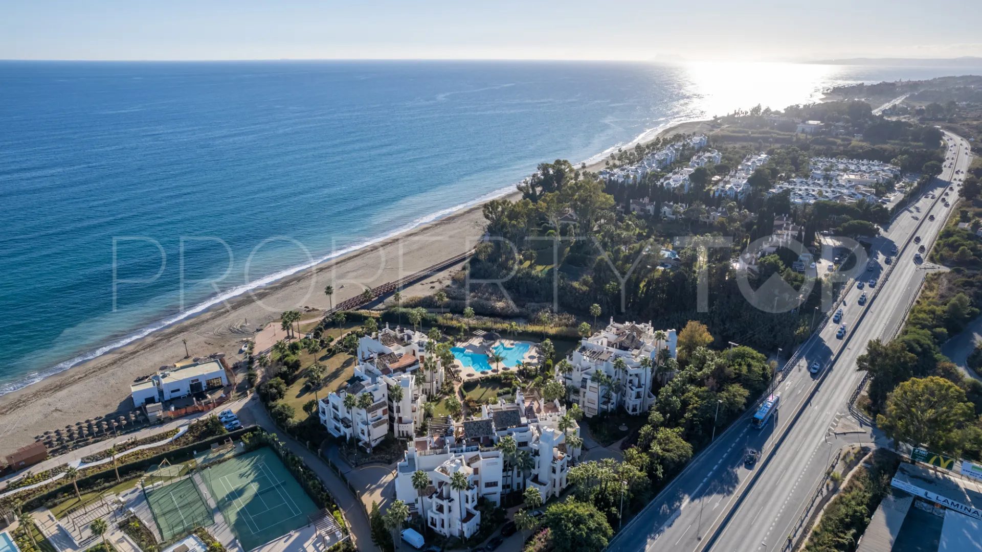 For sale ground floor apartment with 3 bedrooms in Bahía del Velerín