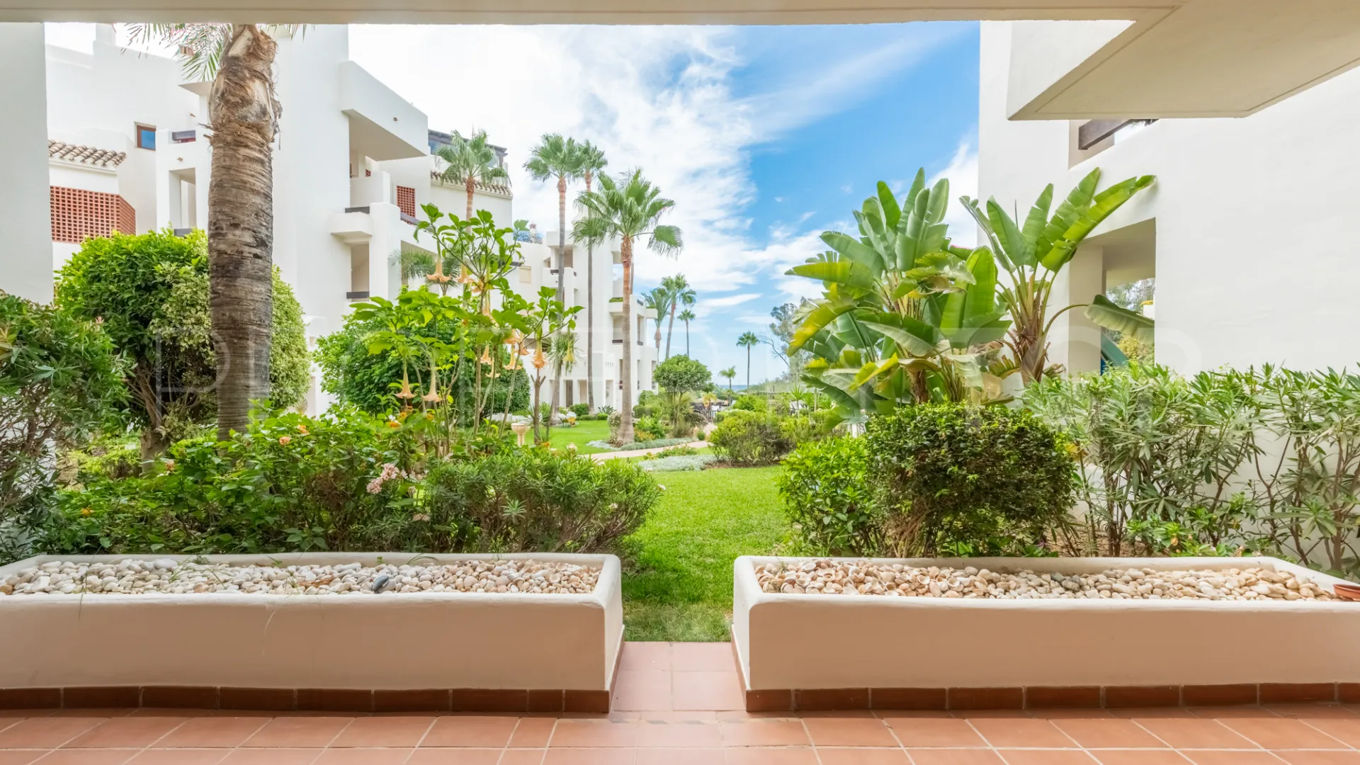 For sale ground floor apartment with 3 bedrooms in Bahía del Velerín