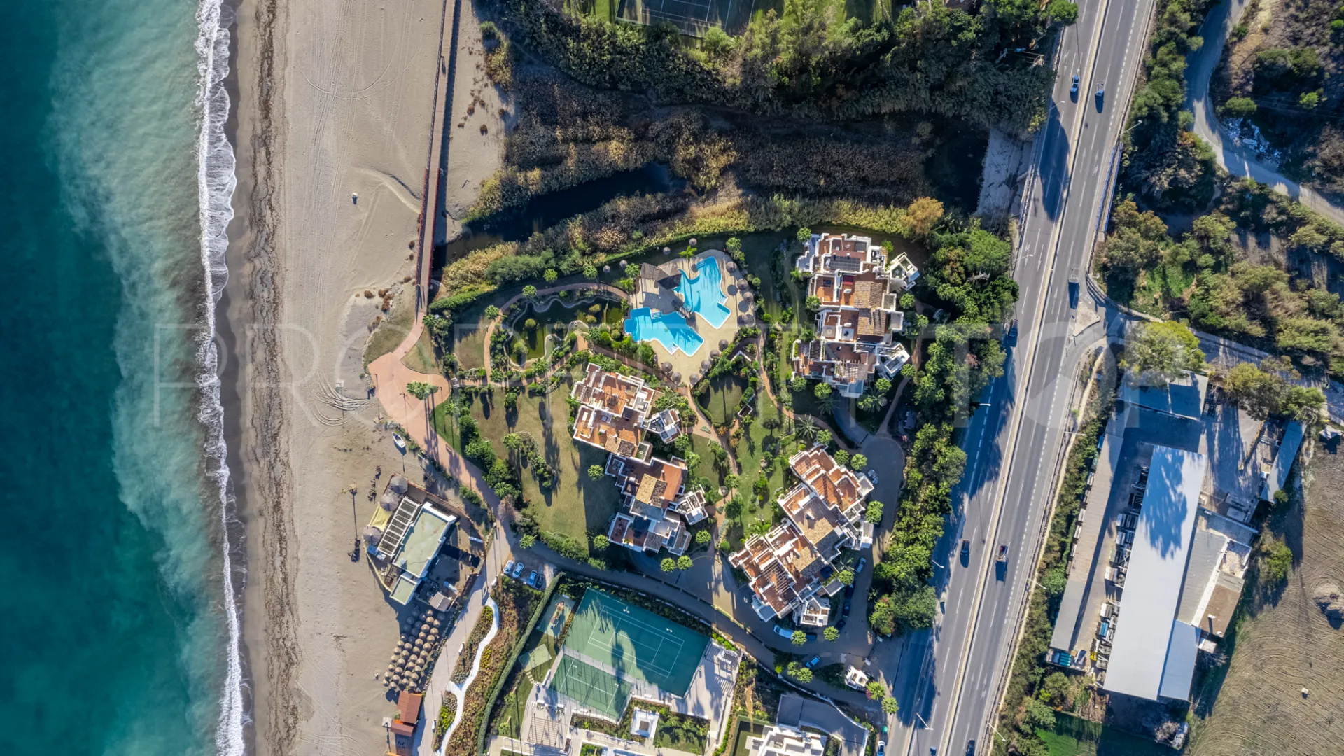 For sale ground floor apartment with 3 bedrooms in Bahía del Velerín