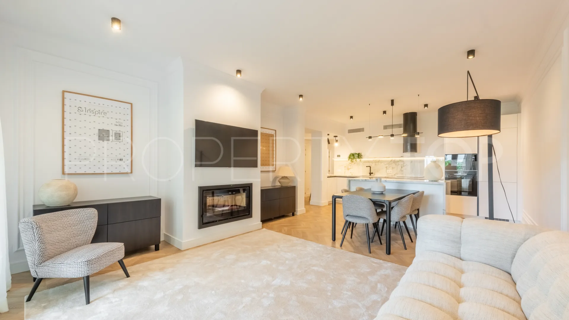 For sale ground floor apartment with 3 bedrooms in Bahía del Velerín